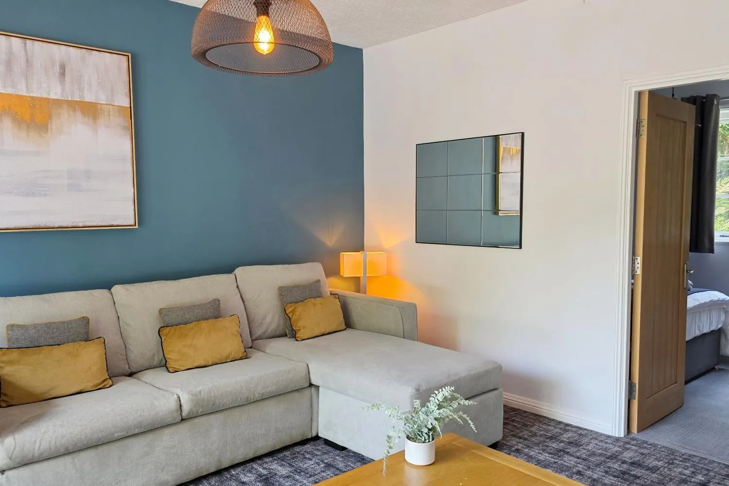 Seating area, Bed in Lakeview Manor