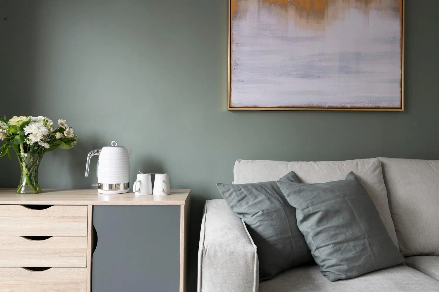 Coffee/tea facilities in Lakeview Manor