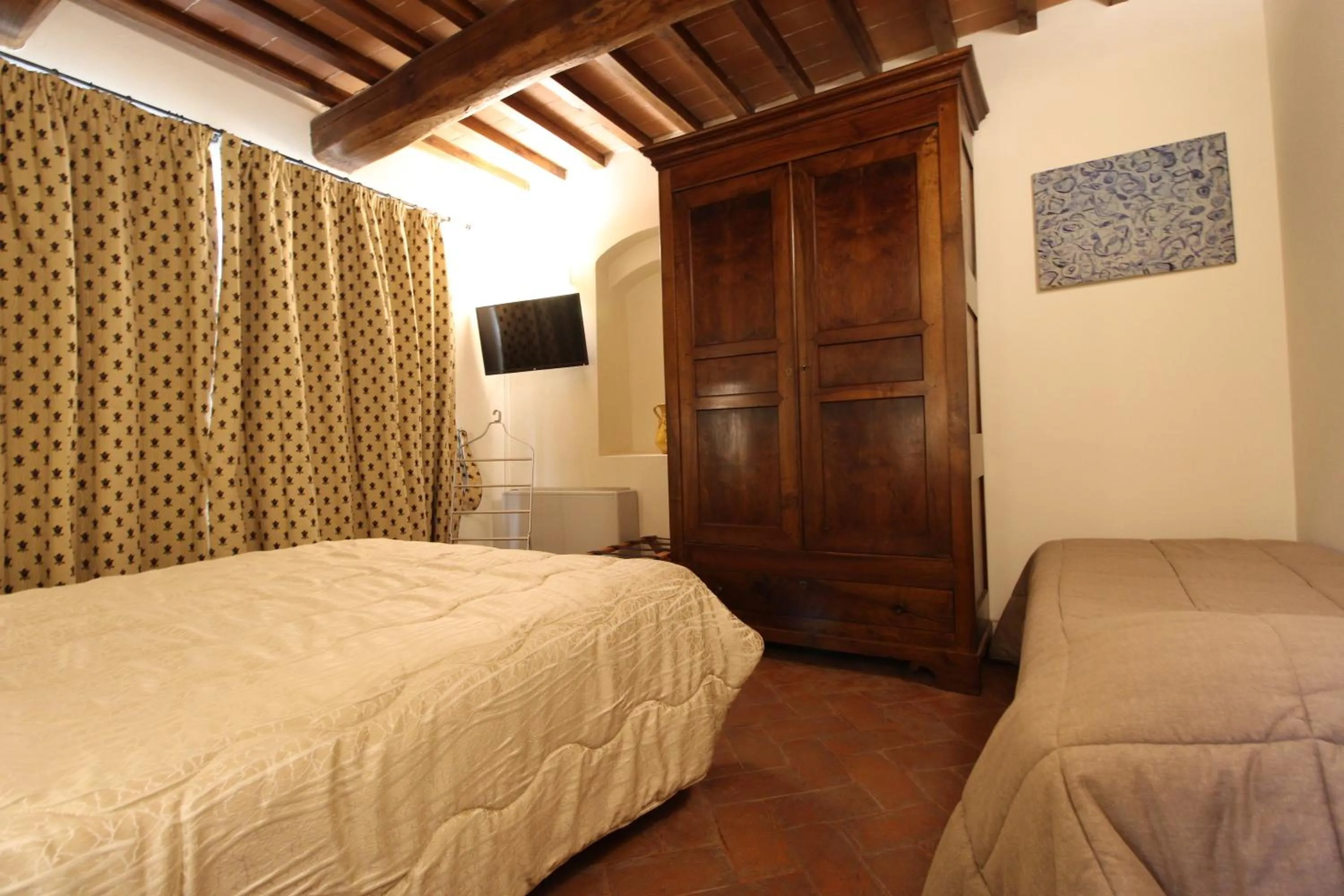 Photo of the whole room, Bed in B&B Art