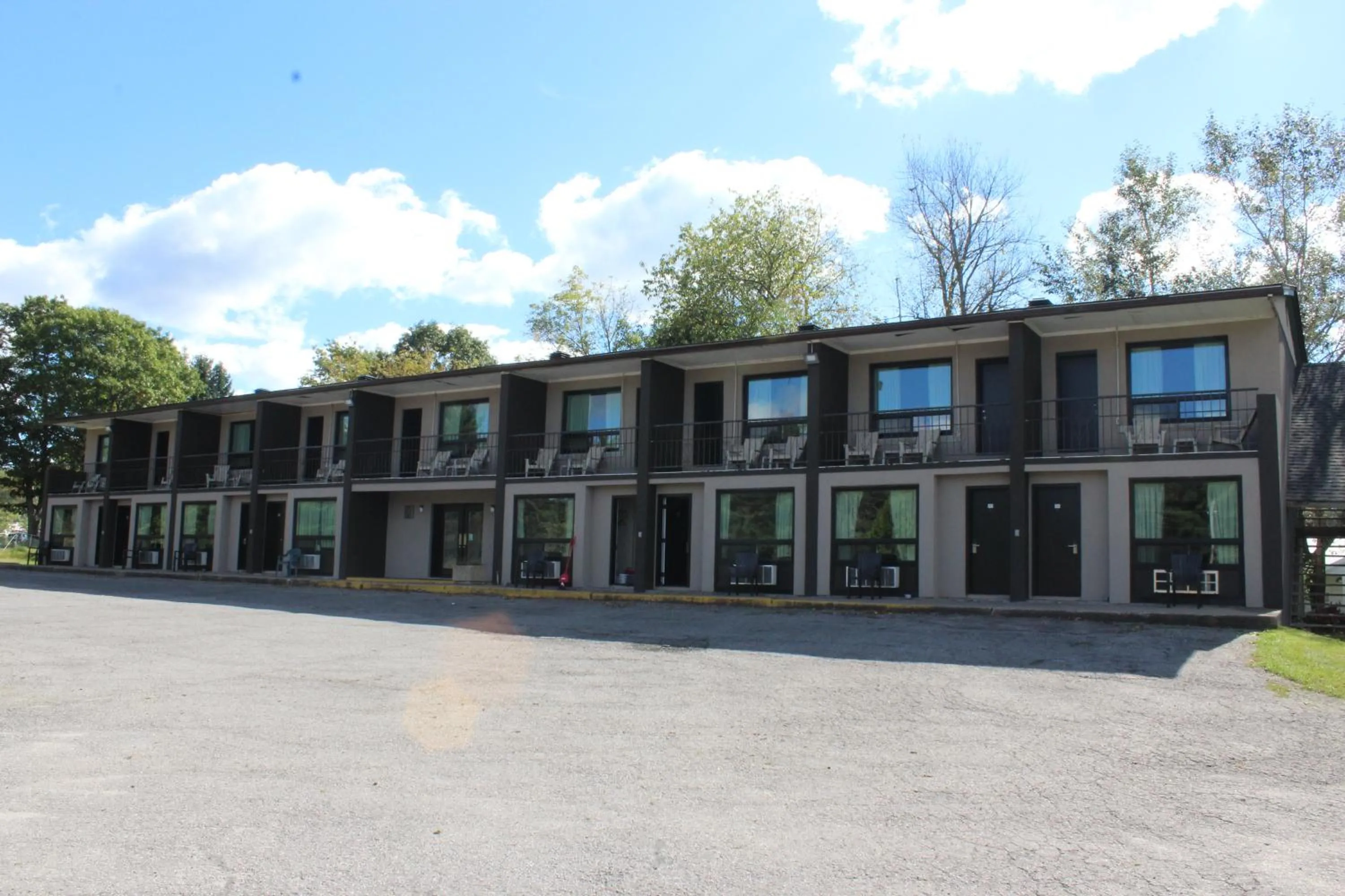 Property building in Bancroft Inn & Suites