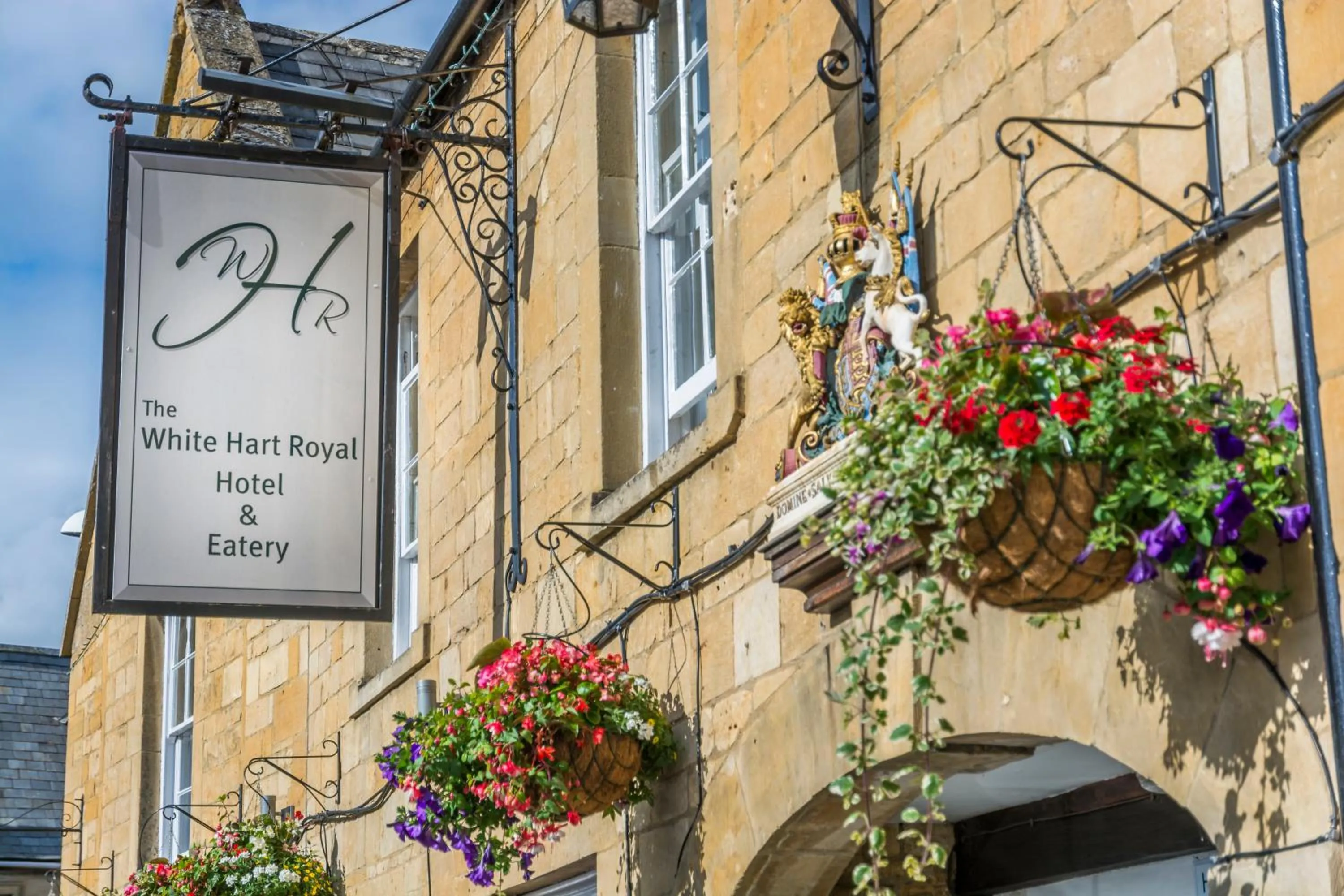 Facade/entrance in The White Hart Royal, Moreton-in-Marsh, Cotswolds - The Coaching Inn Group