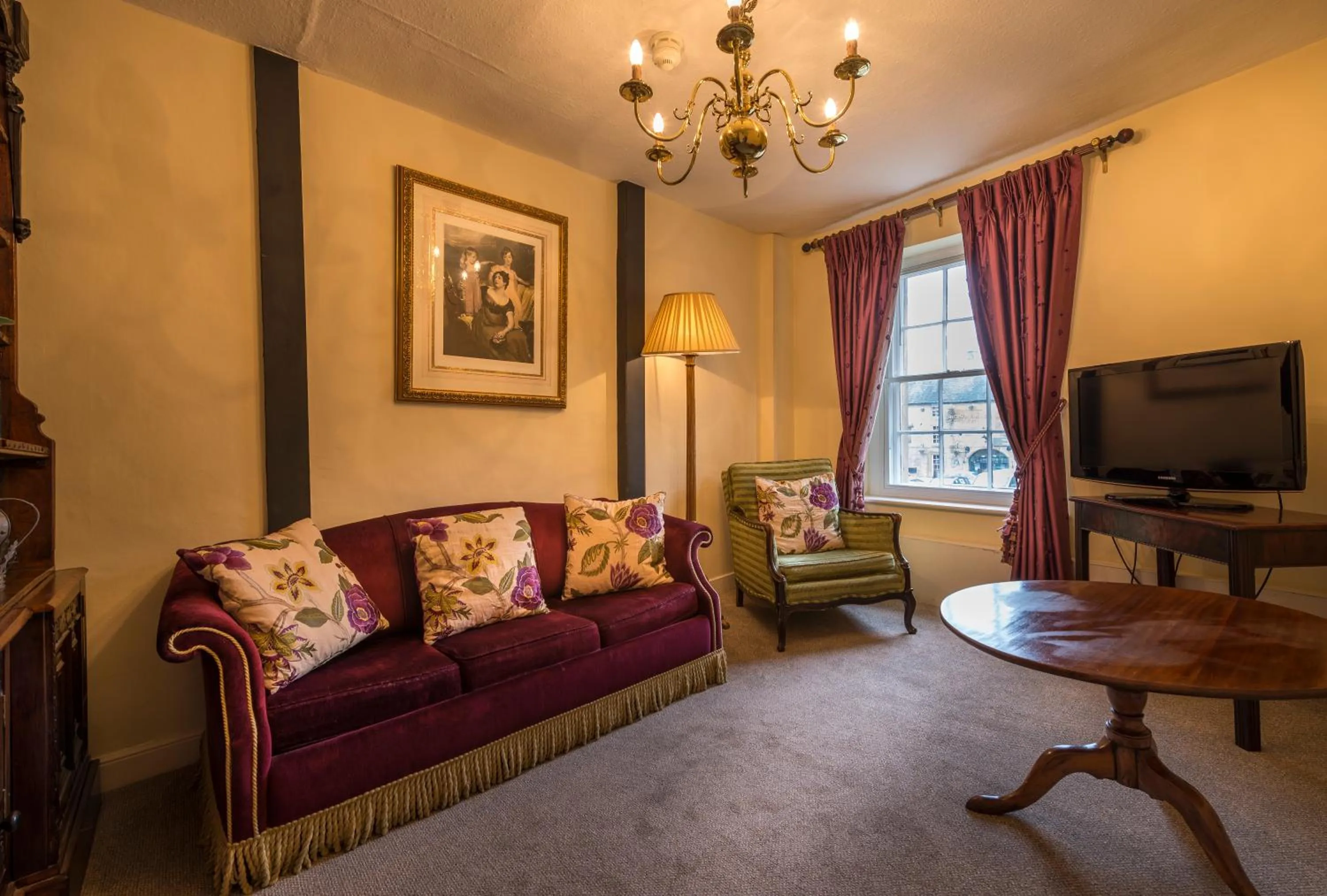 Seating area in The White Hart Royal, Moreton-in-Marsh, Cotswolds - The Coaching Inn Group