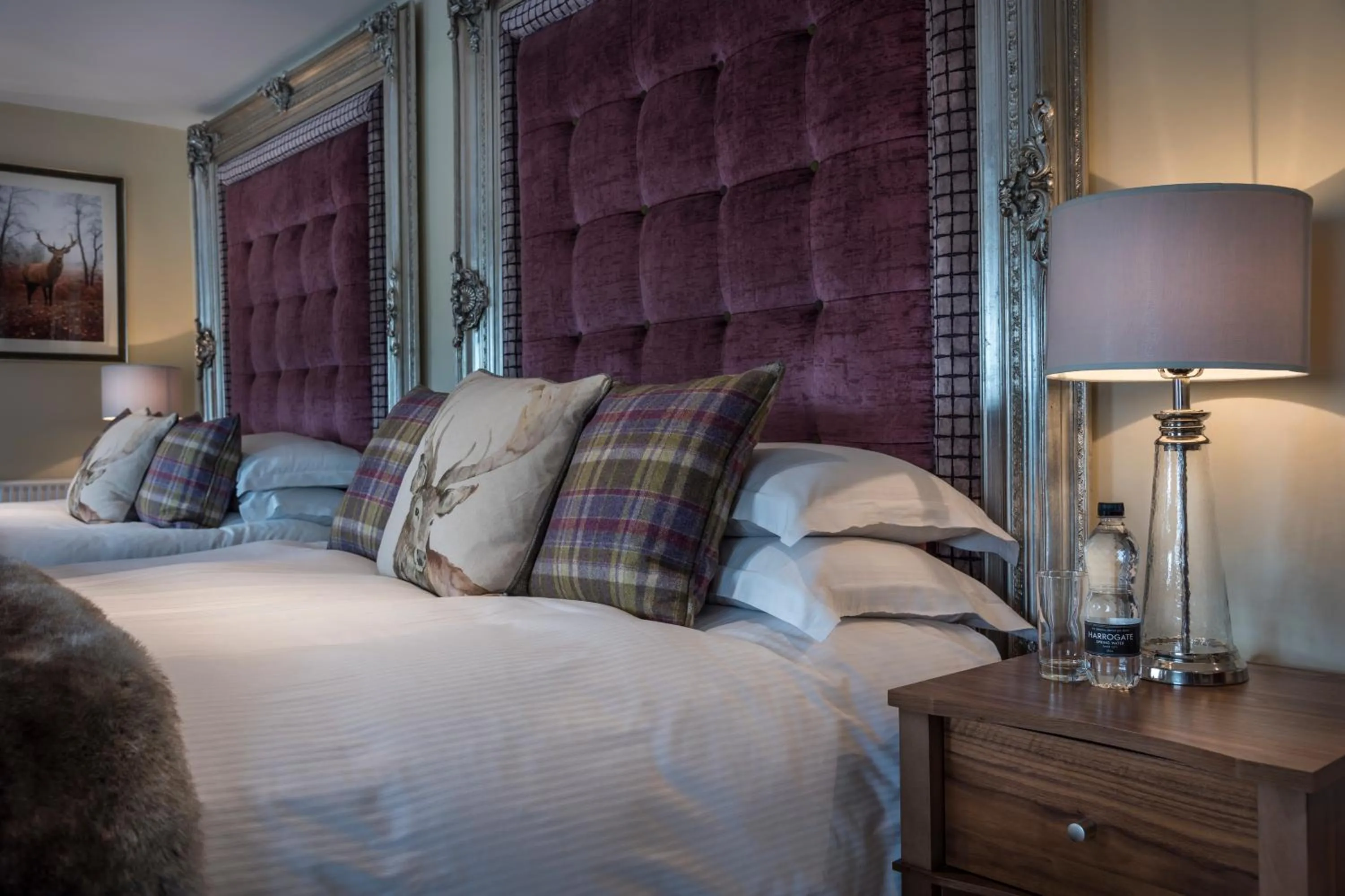 Bedroom, Bed in The White Hart Royal, Moreton-in-Marsh, Cotswolds - The Coaching Inn Group