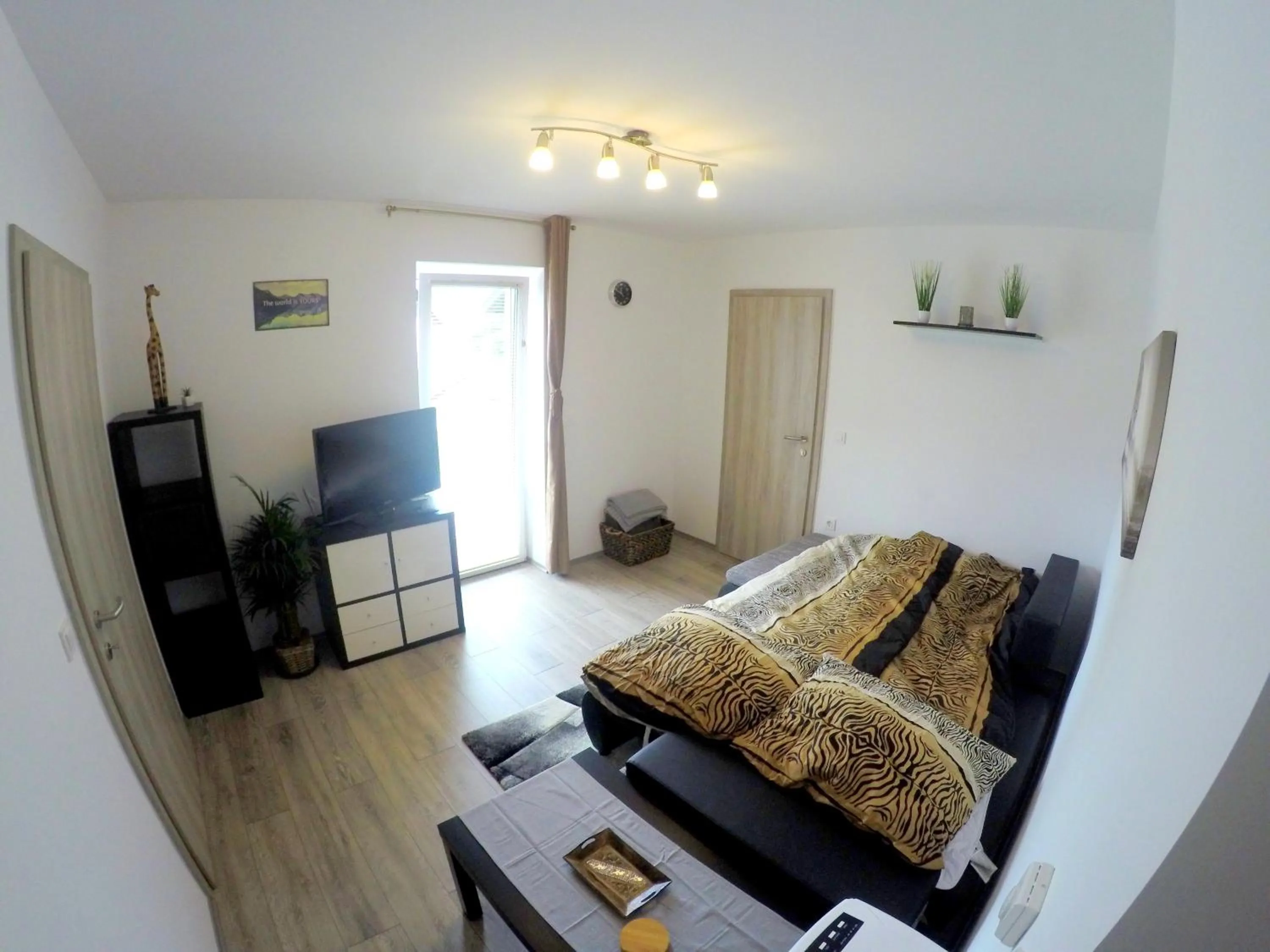TV and multimedia, Bed in The Jungle Apartments and Rooms (Vila Džungla)