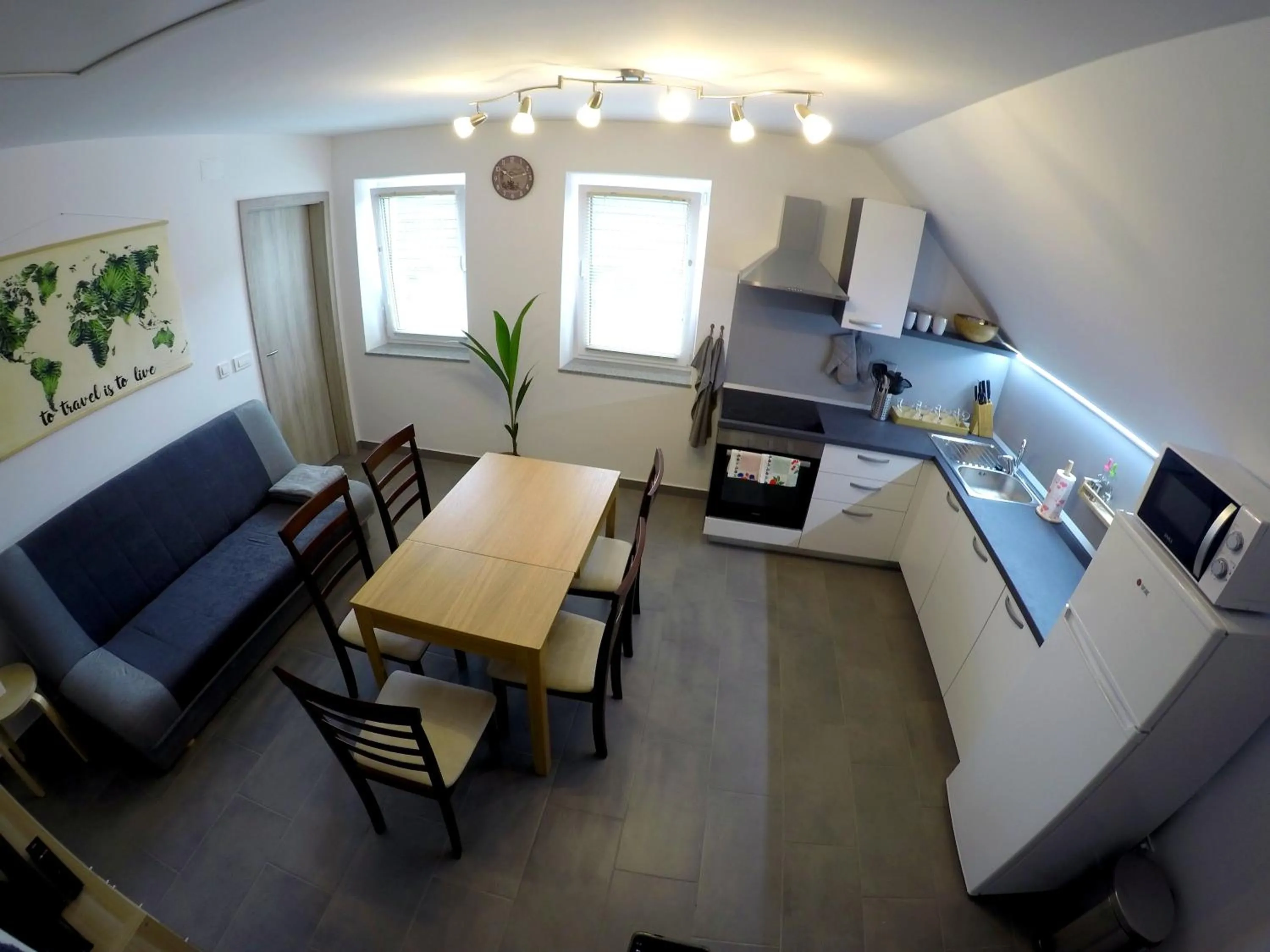 Kitchen or kitchenette in The Jungle Apartments and Rooms (Vila Džungla)