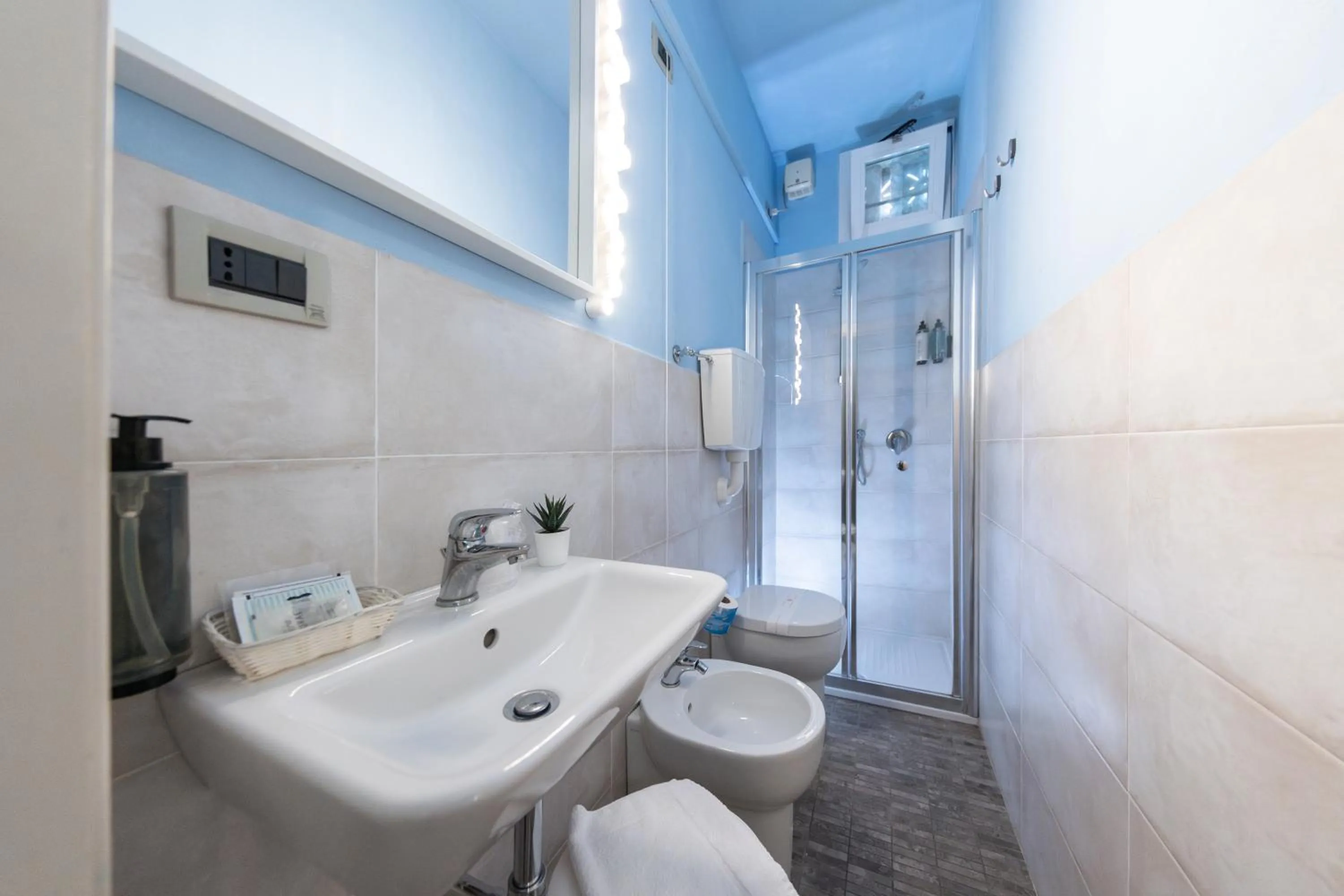 Shower in Hotel Massimo