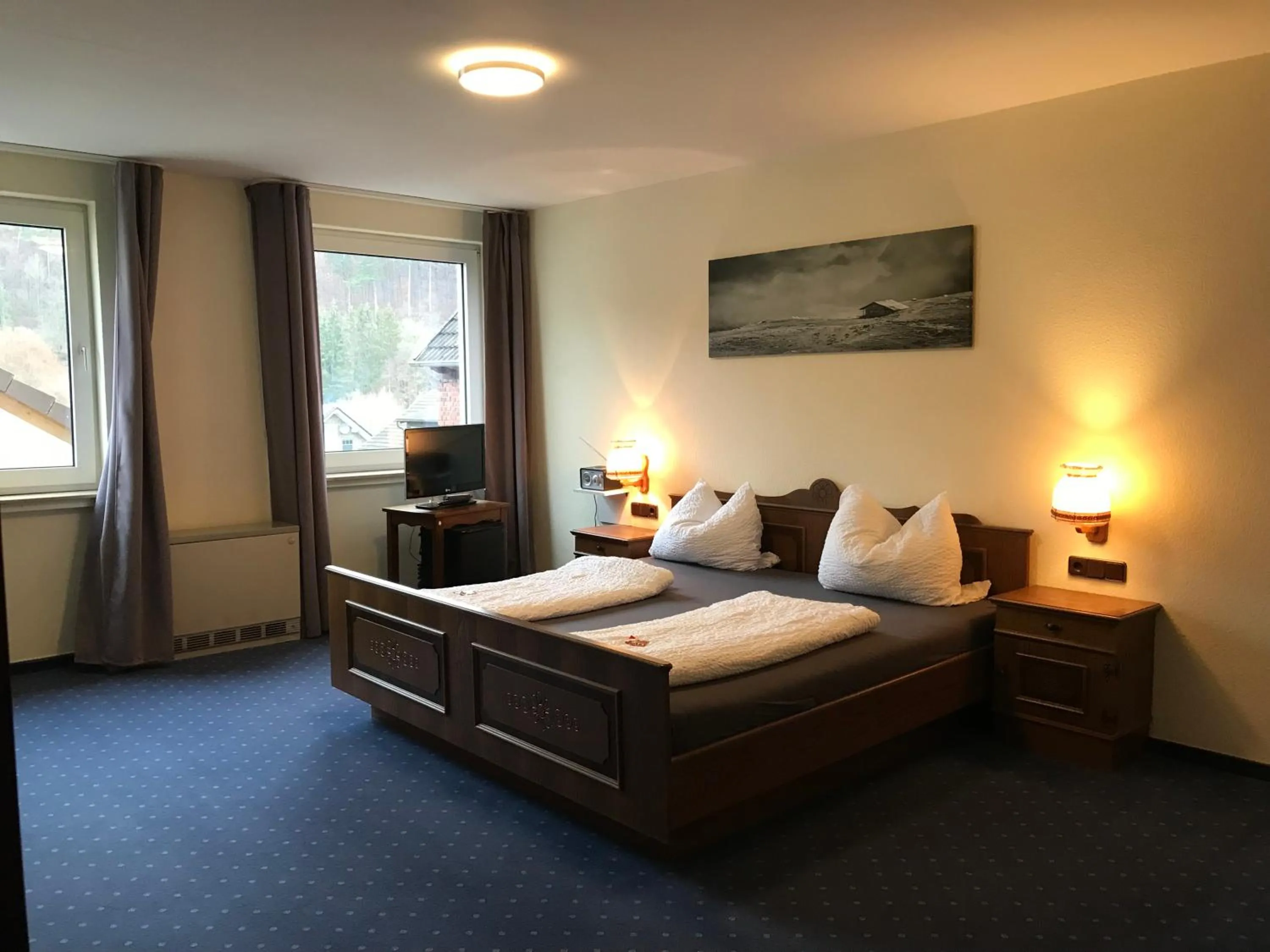 Photo of the whole room, Bed in Hotel Hoxter Am Jakobsweg