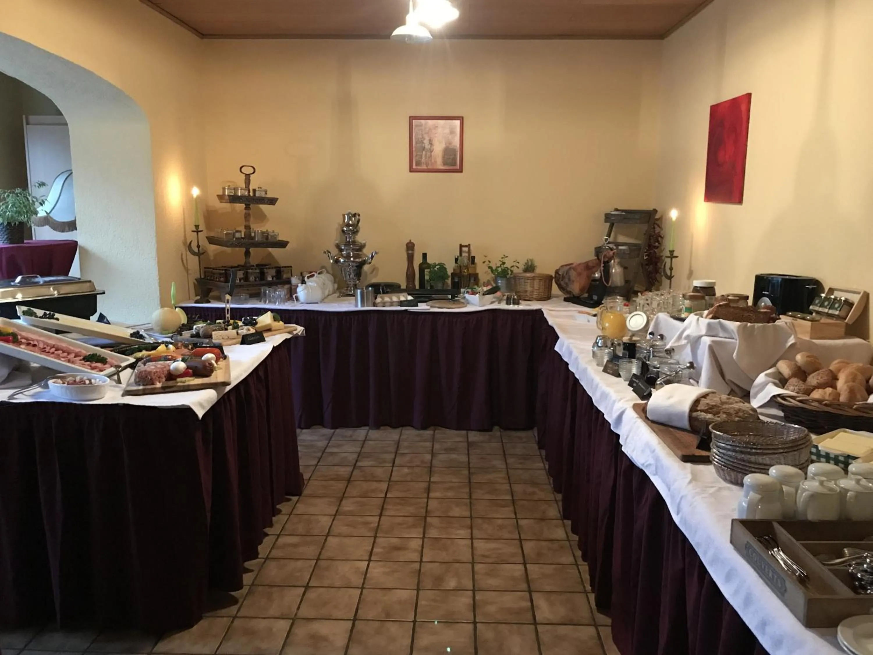 Restaurant/places to eat in Hotel Hoxter Am Jakobsweg