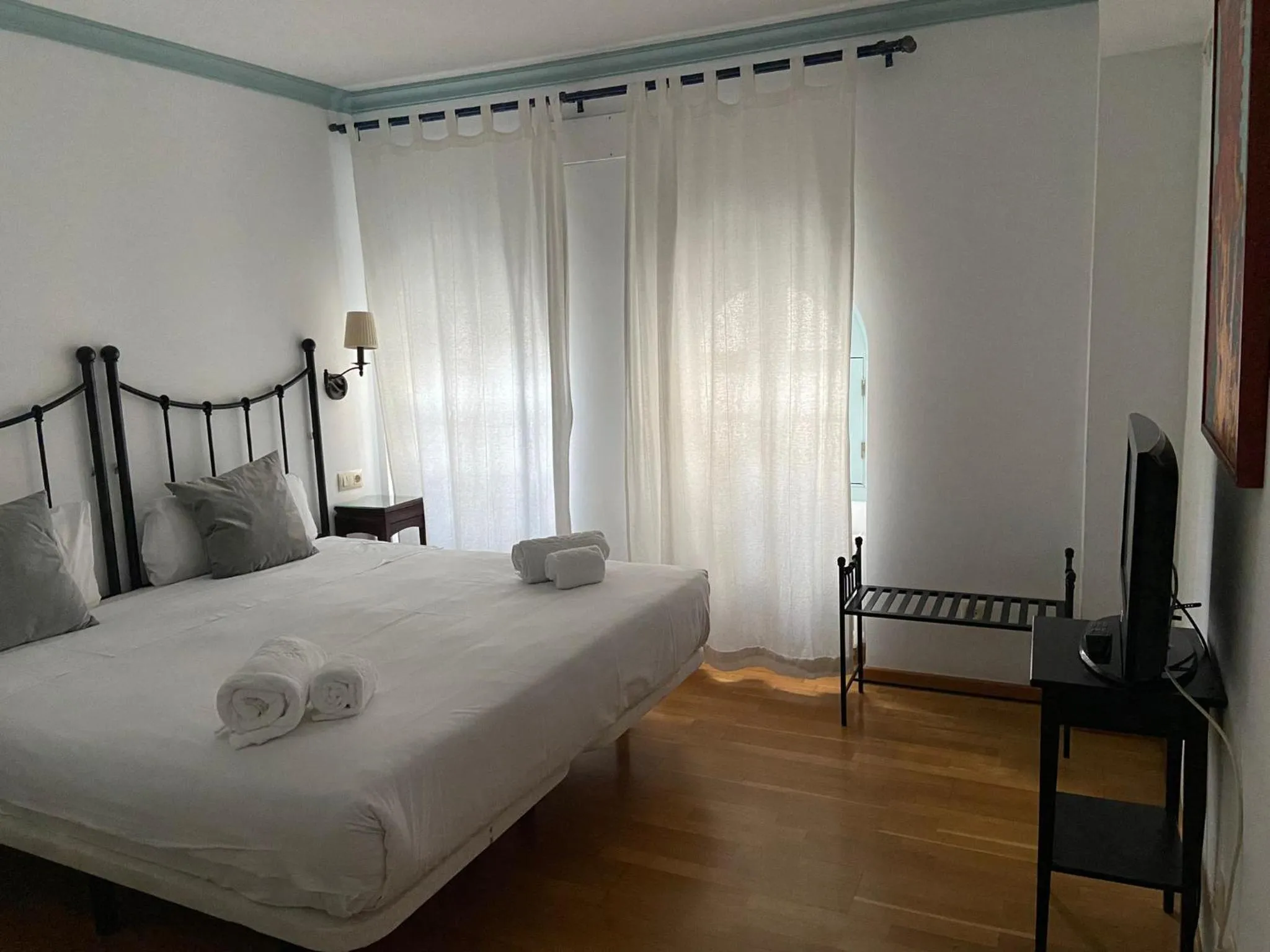 Bedroom, Bed in Apartamentos Boutique Vida