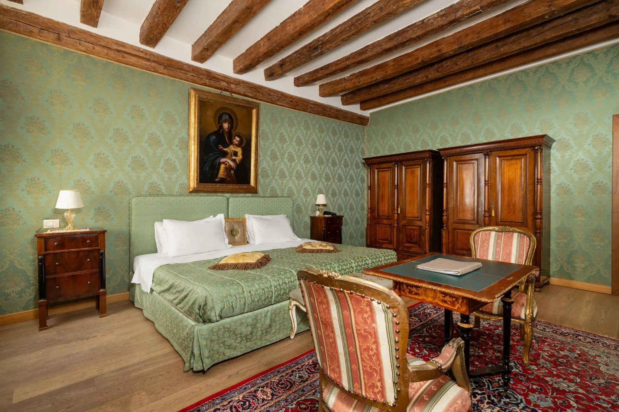 Photo of the whole room, Bed in Relais Alberti