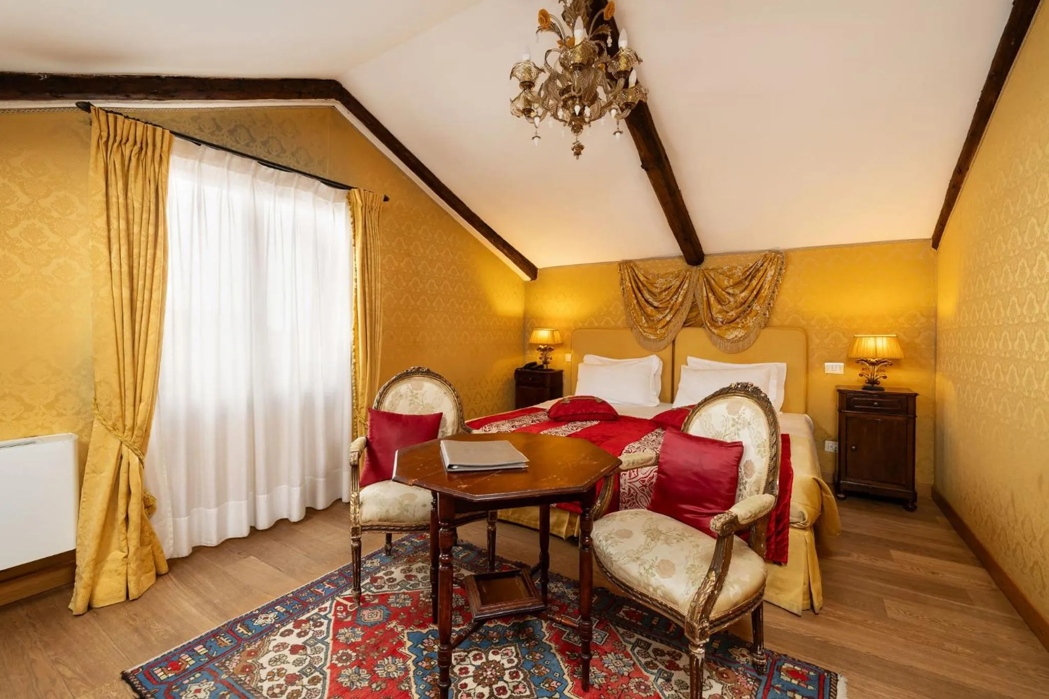 Photo of the whole room, Bed in Relais Alberti