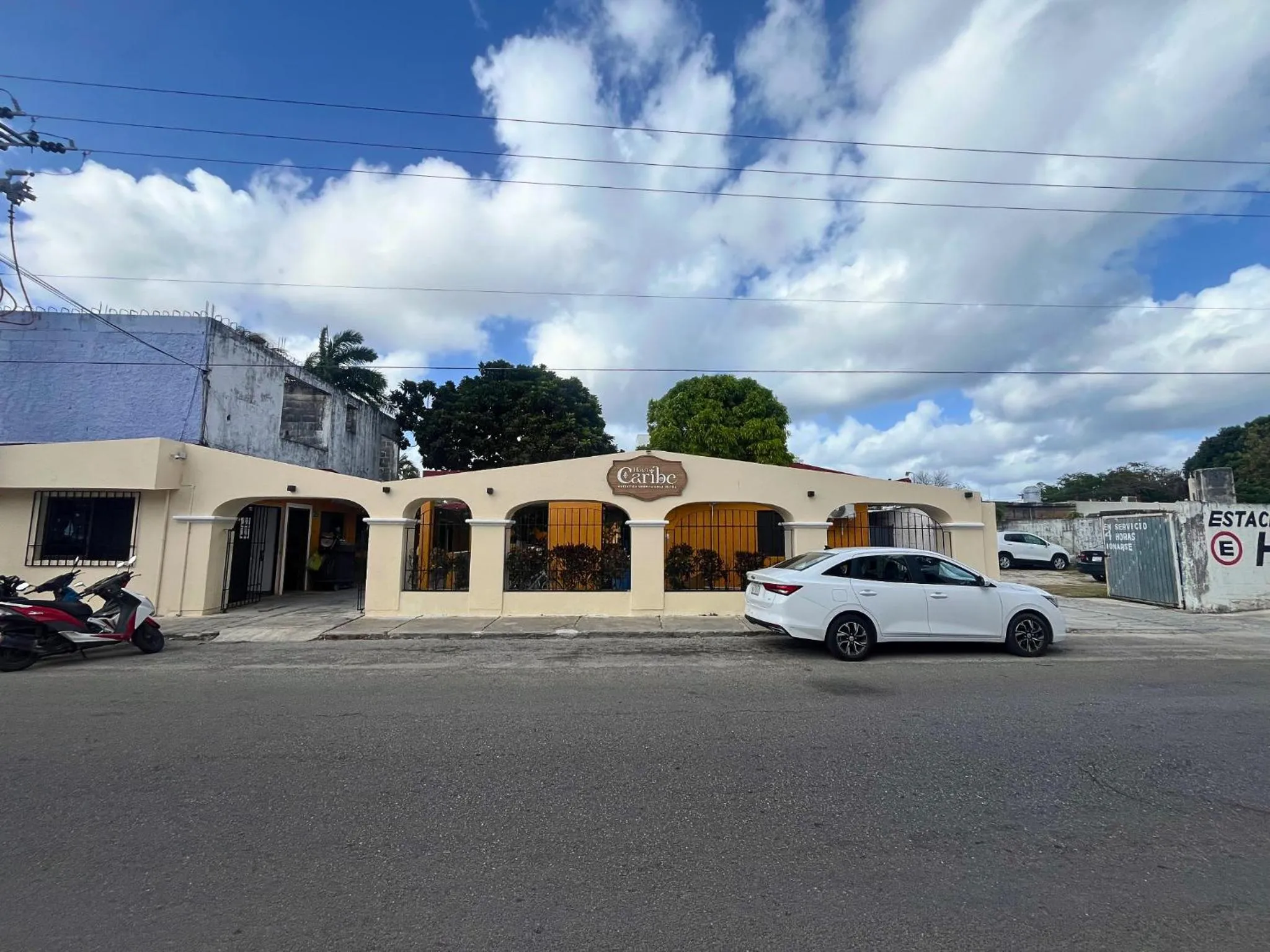 Facade/entrance in Hotel Caribe