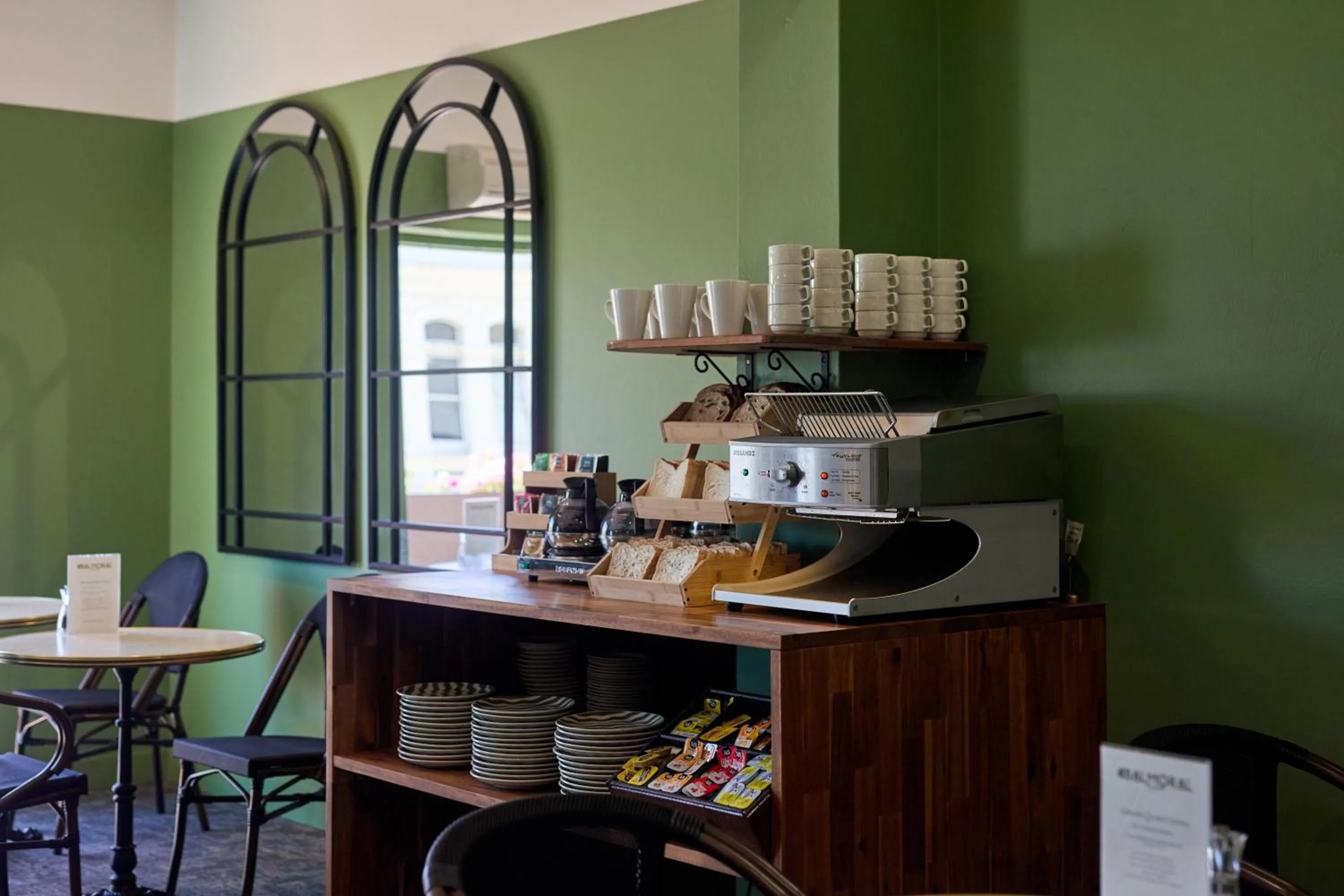 Restaurant/places to eat in Balmoral On York