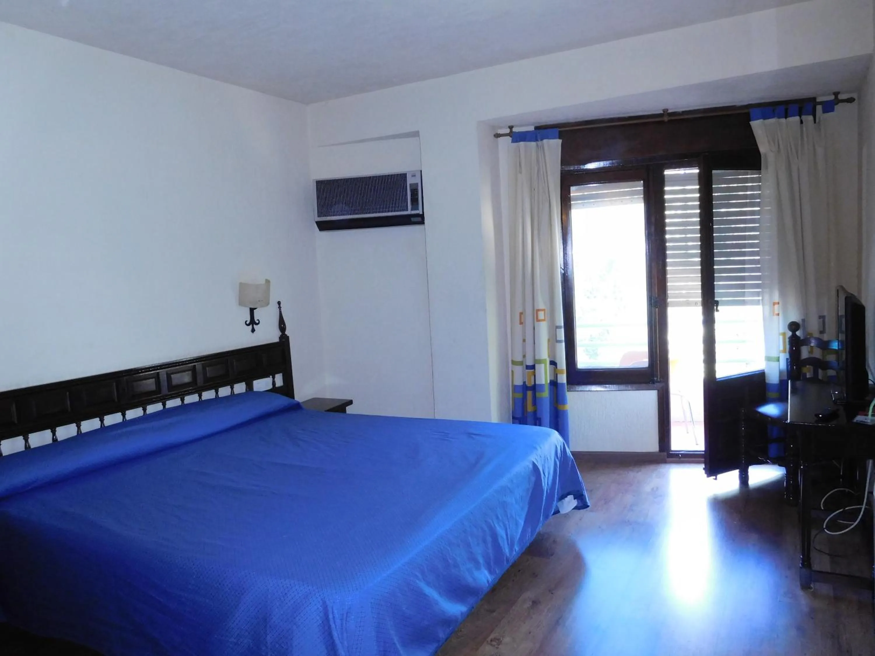 Bedroom in Hotel Restaurante Las Galias