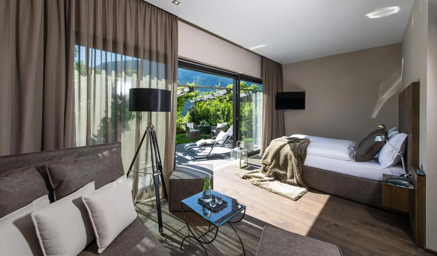 Garden, Bed in Mair Am Ort Living Hotel B&B