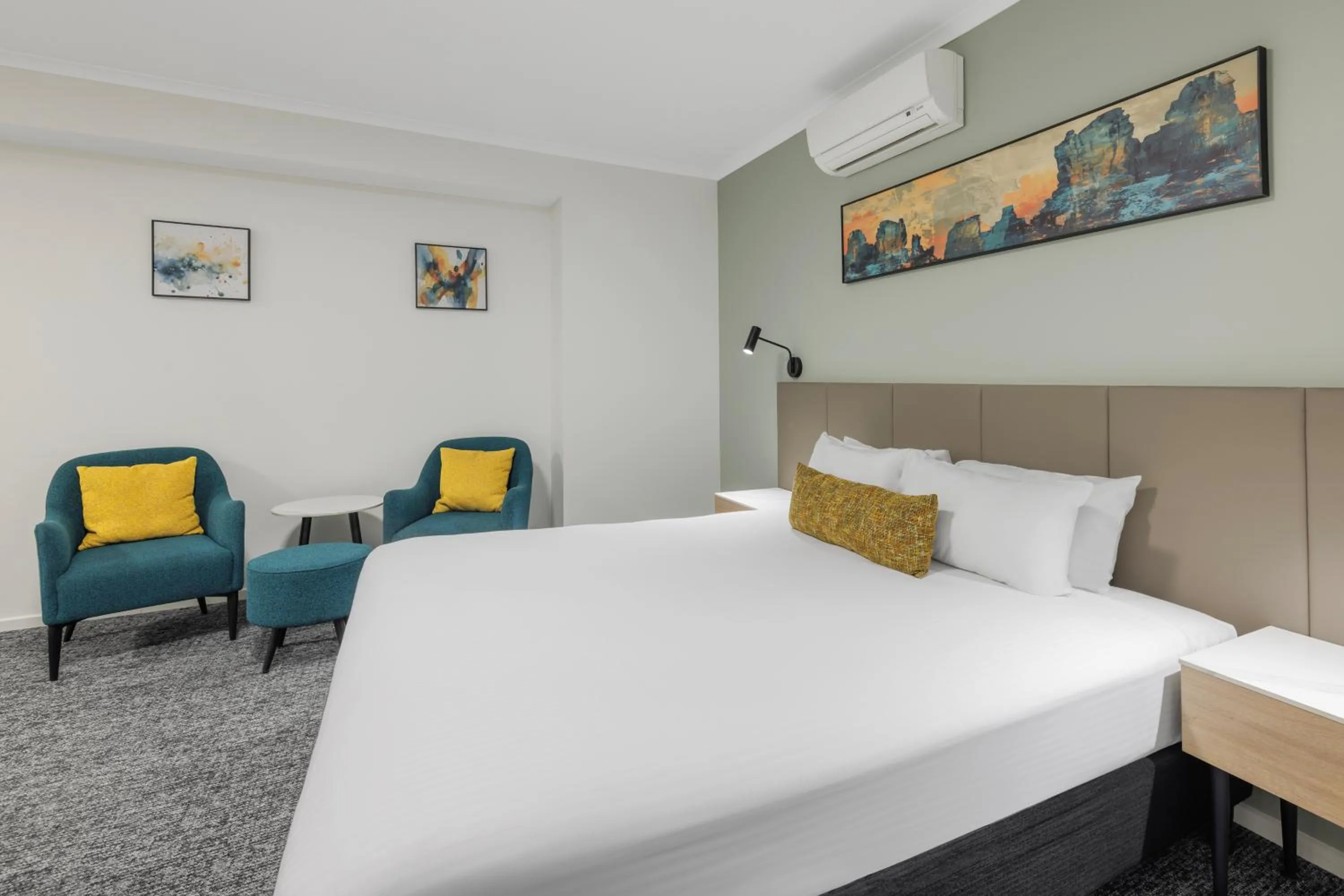 Bedroom, Bed in The Chancellor on Currie