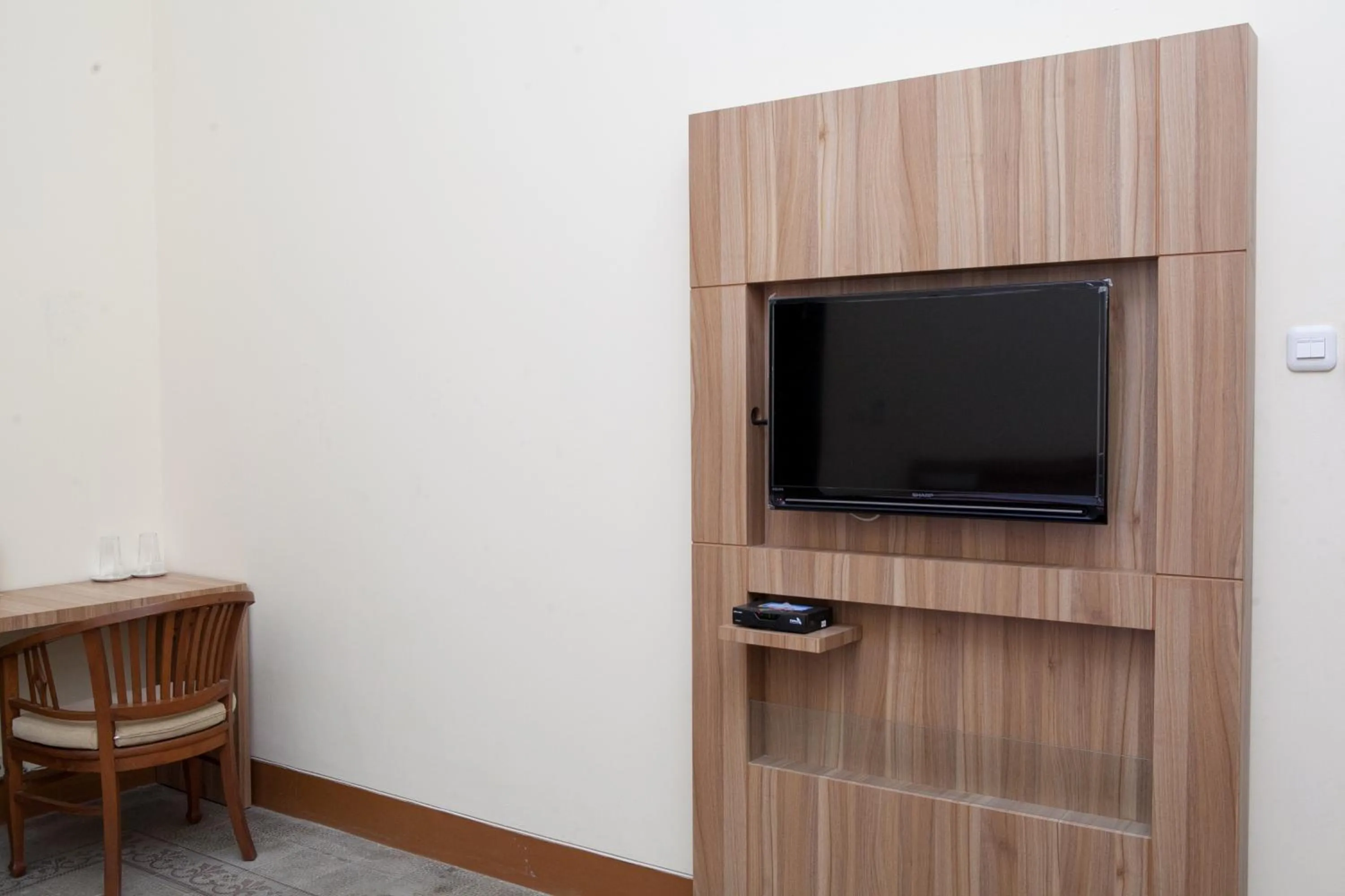 RedDoorz Plus near Pasundan University