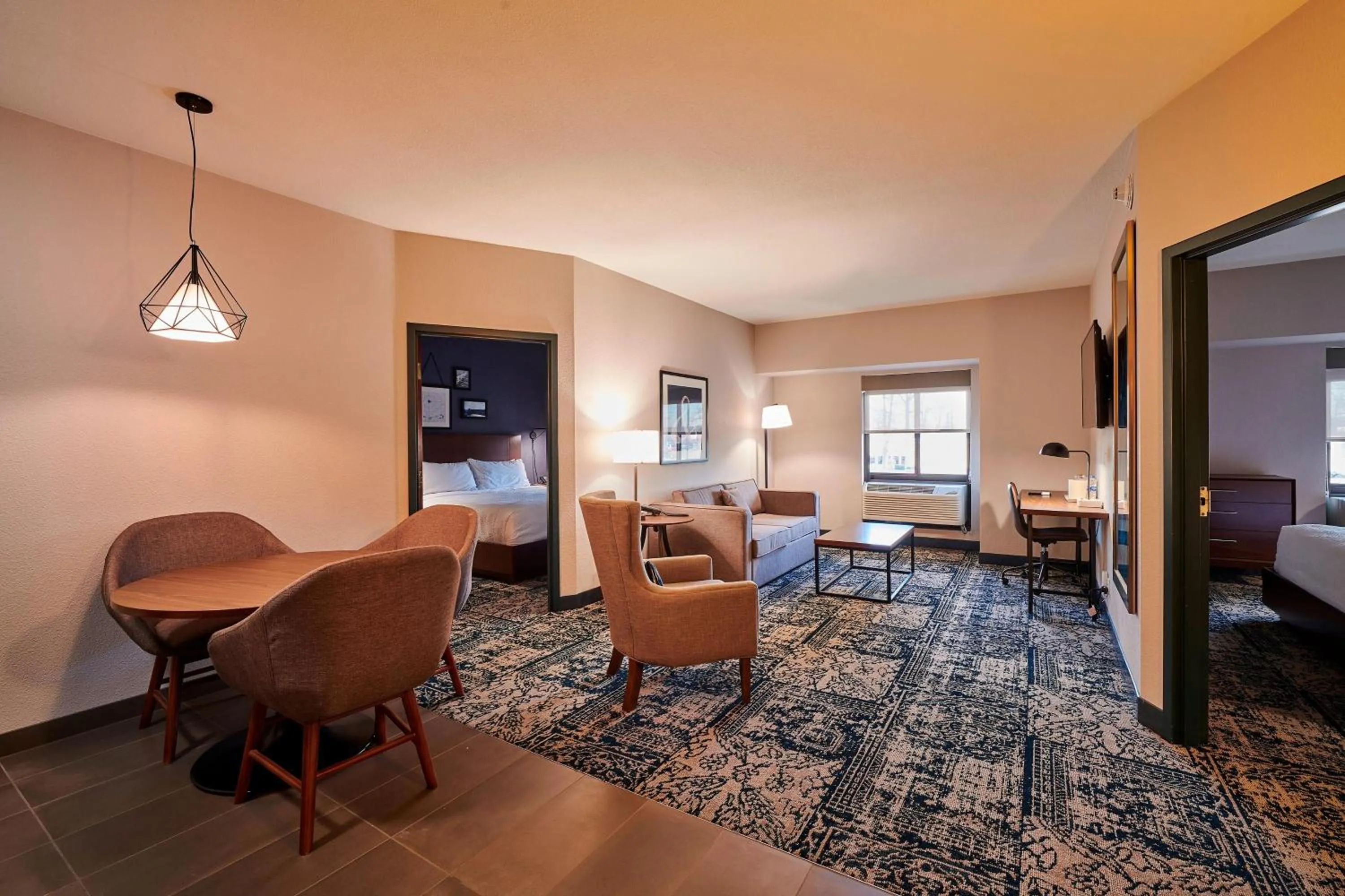 Bedroom in Four Points by Sheraton Cleveland-Eastlake