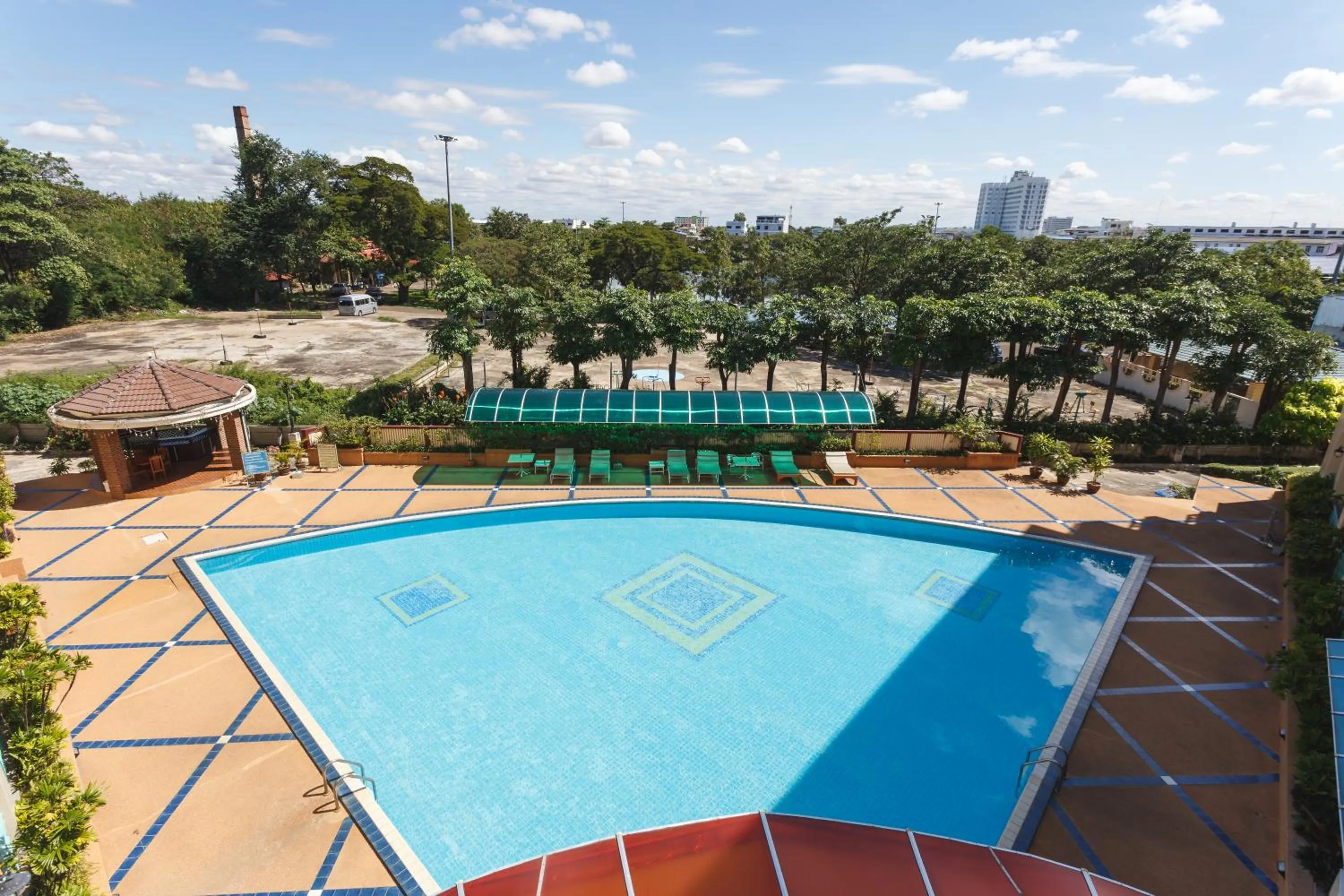 Swimming pool in Surin Majestic Hotel