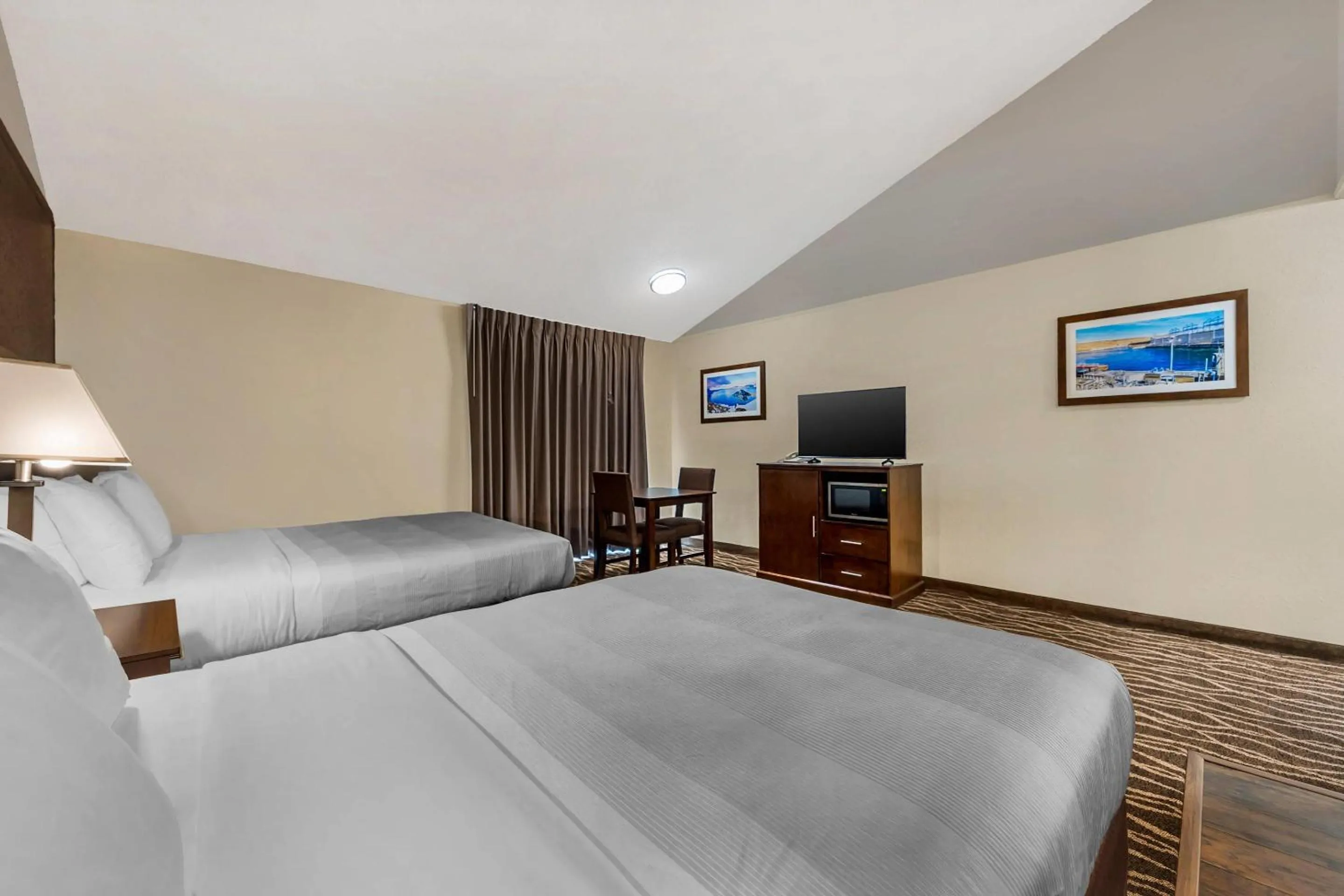 Bedroom, Bed in Quality Inn Umatilla - Hermiston