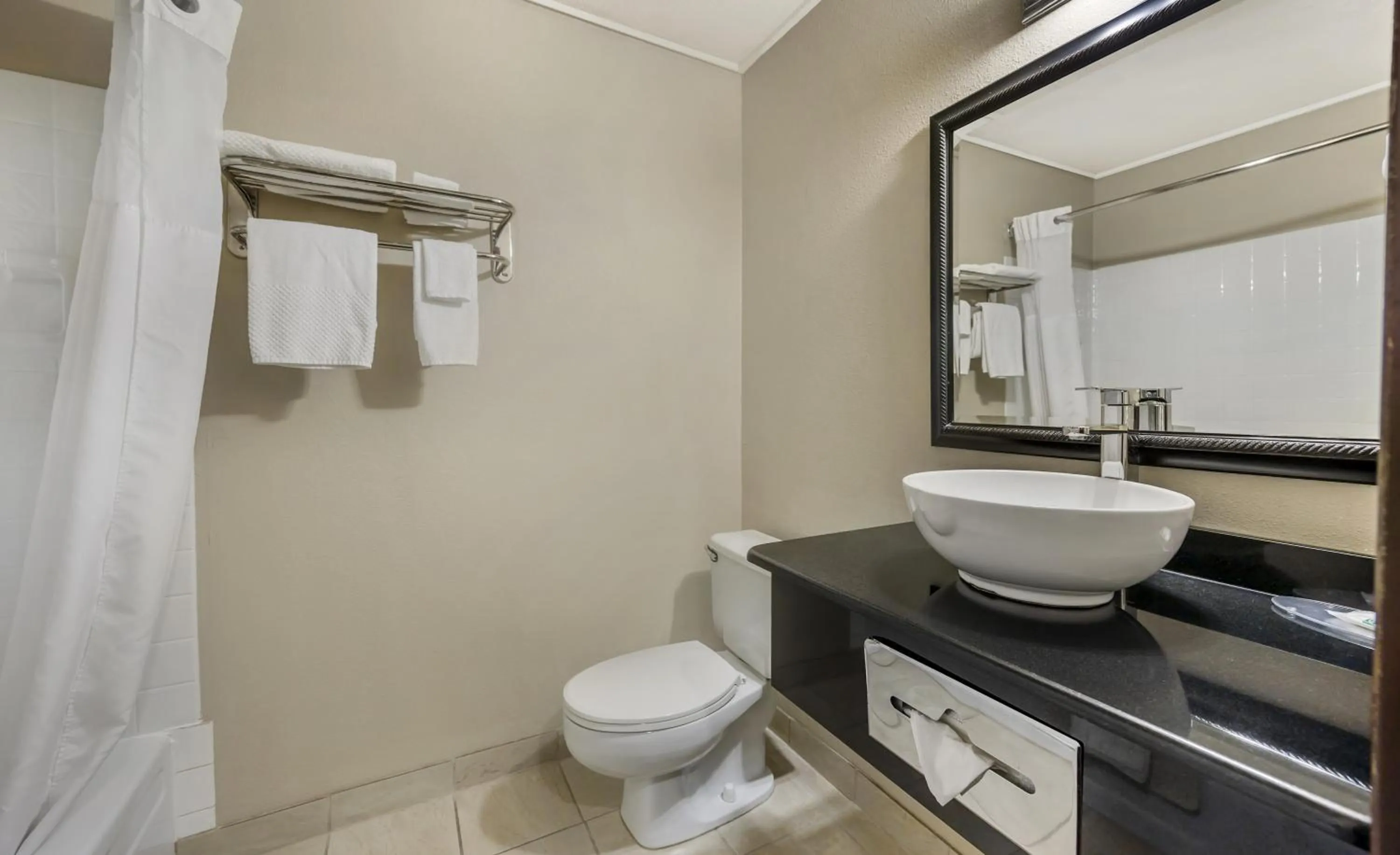 Bathroom in Quality Inn Umatilla - Hermiston