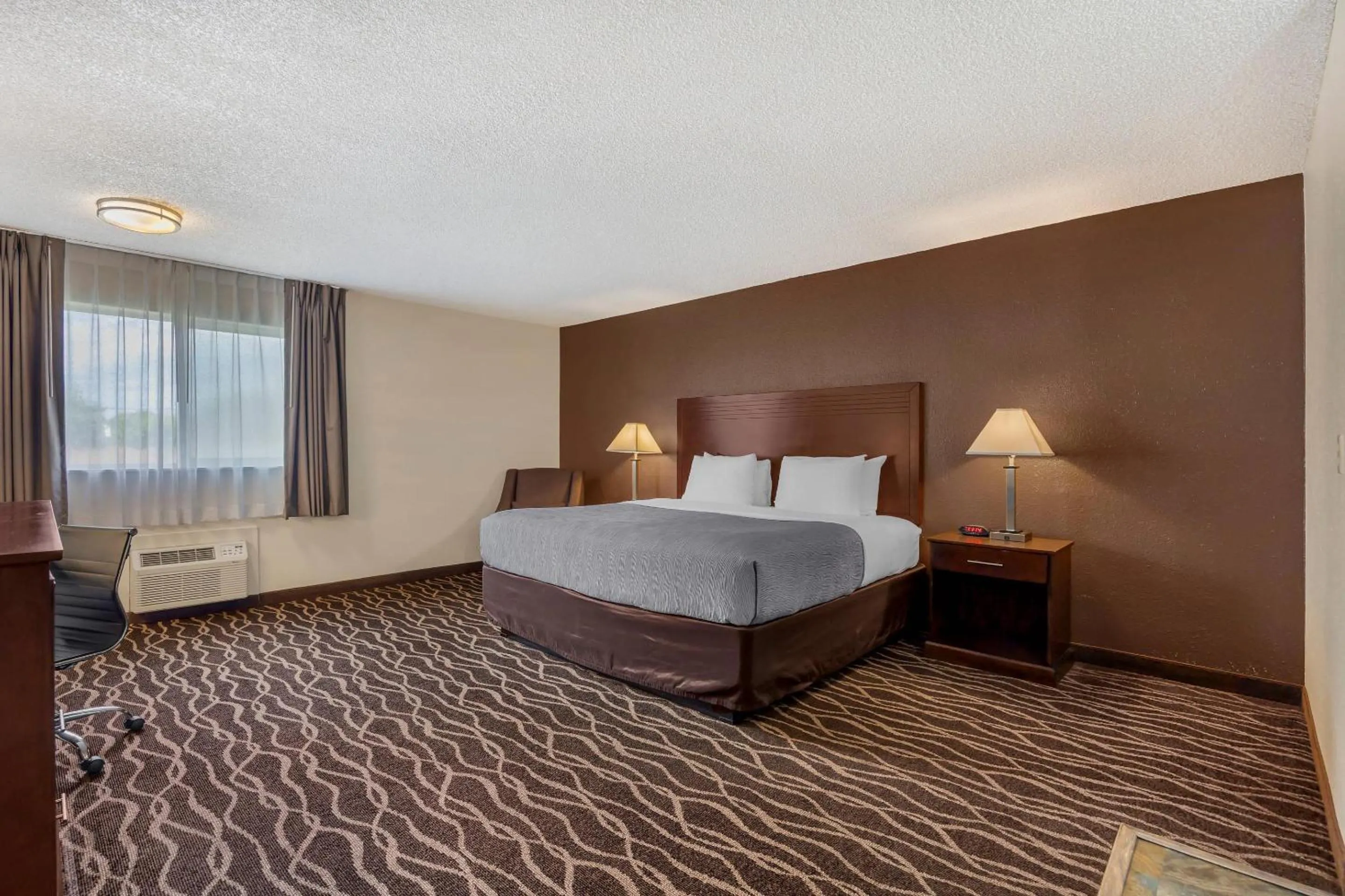 Bedroom, Bed in Quality Inn Umatilla - Hermiston