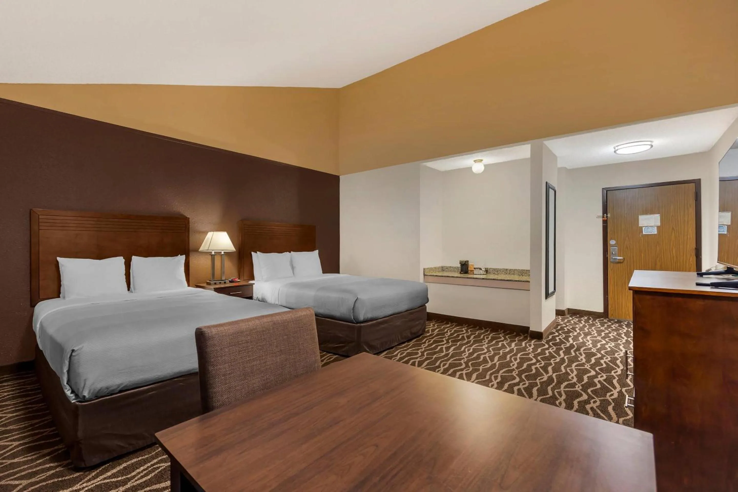 Bedroom, Bed in Quality Inn Umatilla - Hermiston