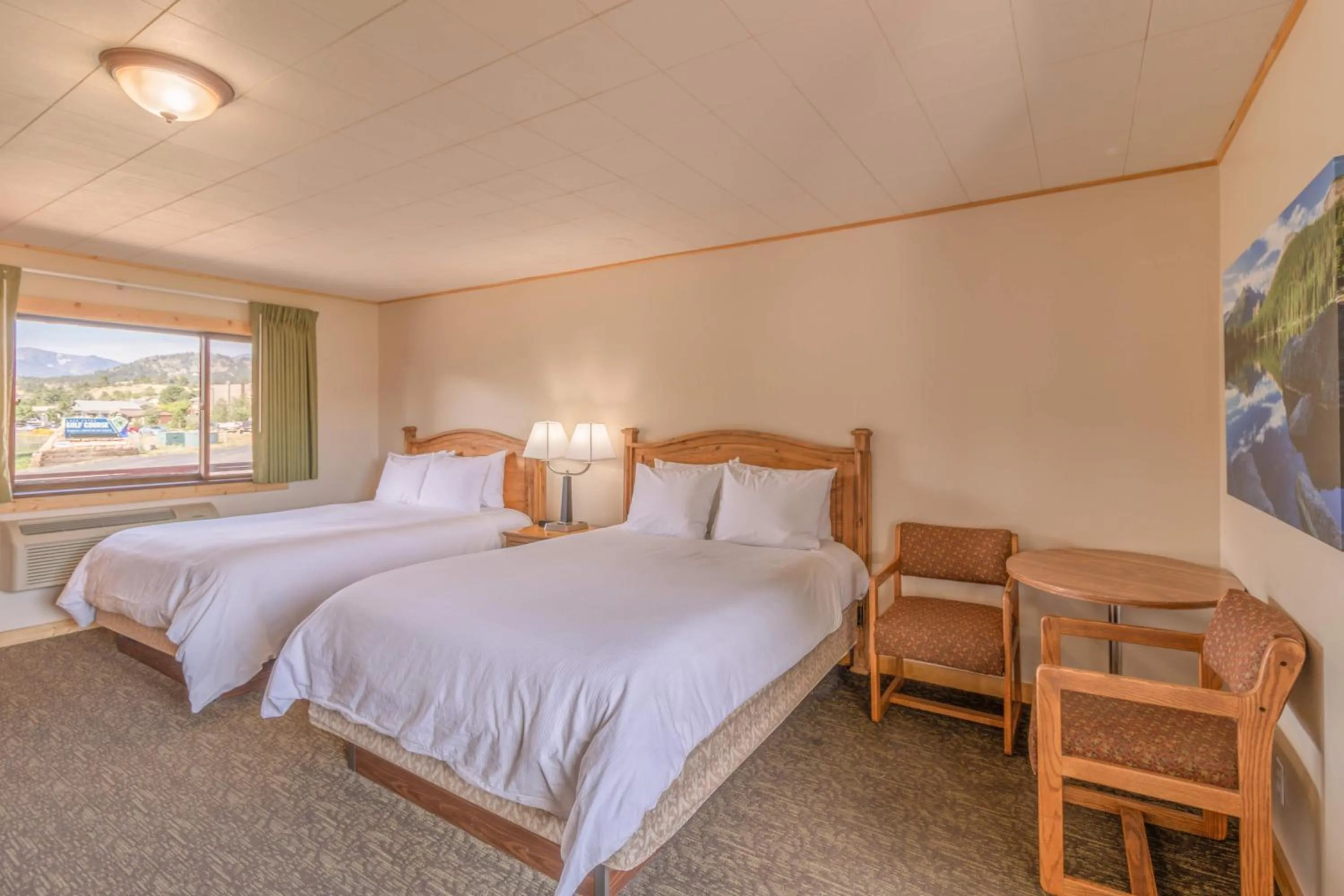 Bedroom, Bed in Discovery Lodge