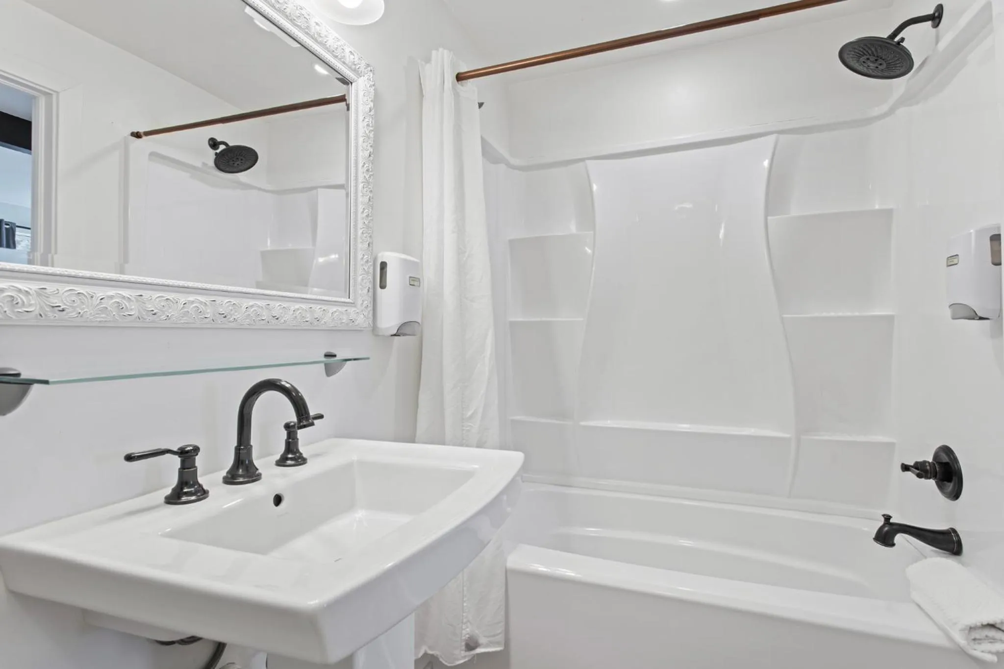 Shower in Discovery Lodge