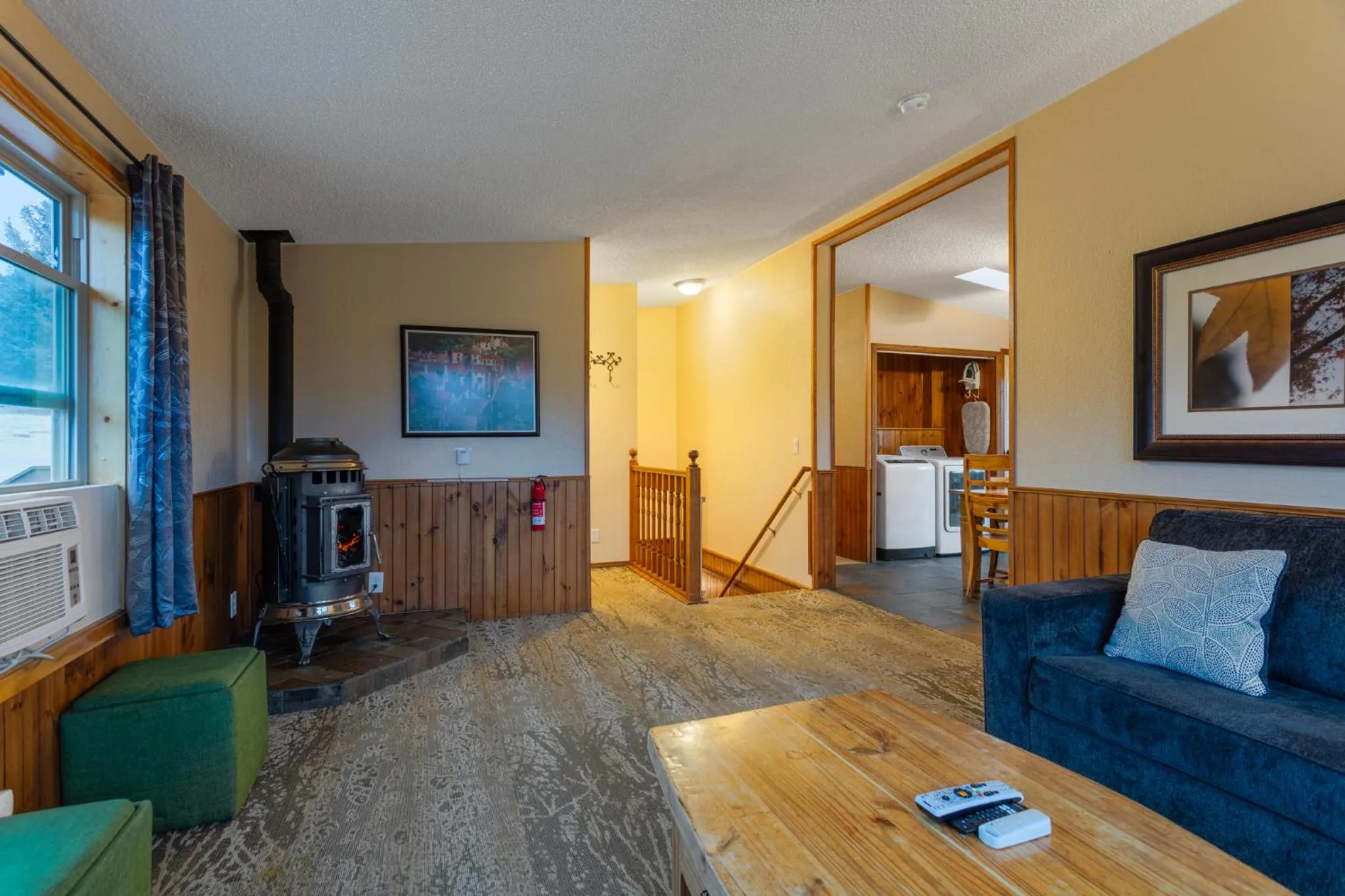 Living room in Discovery Lodge