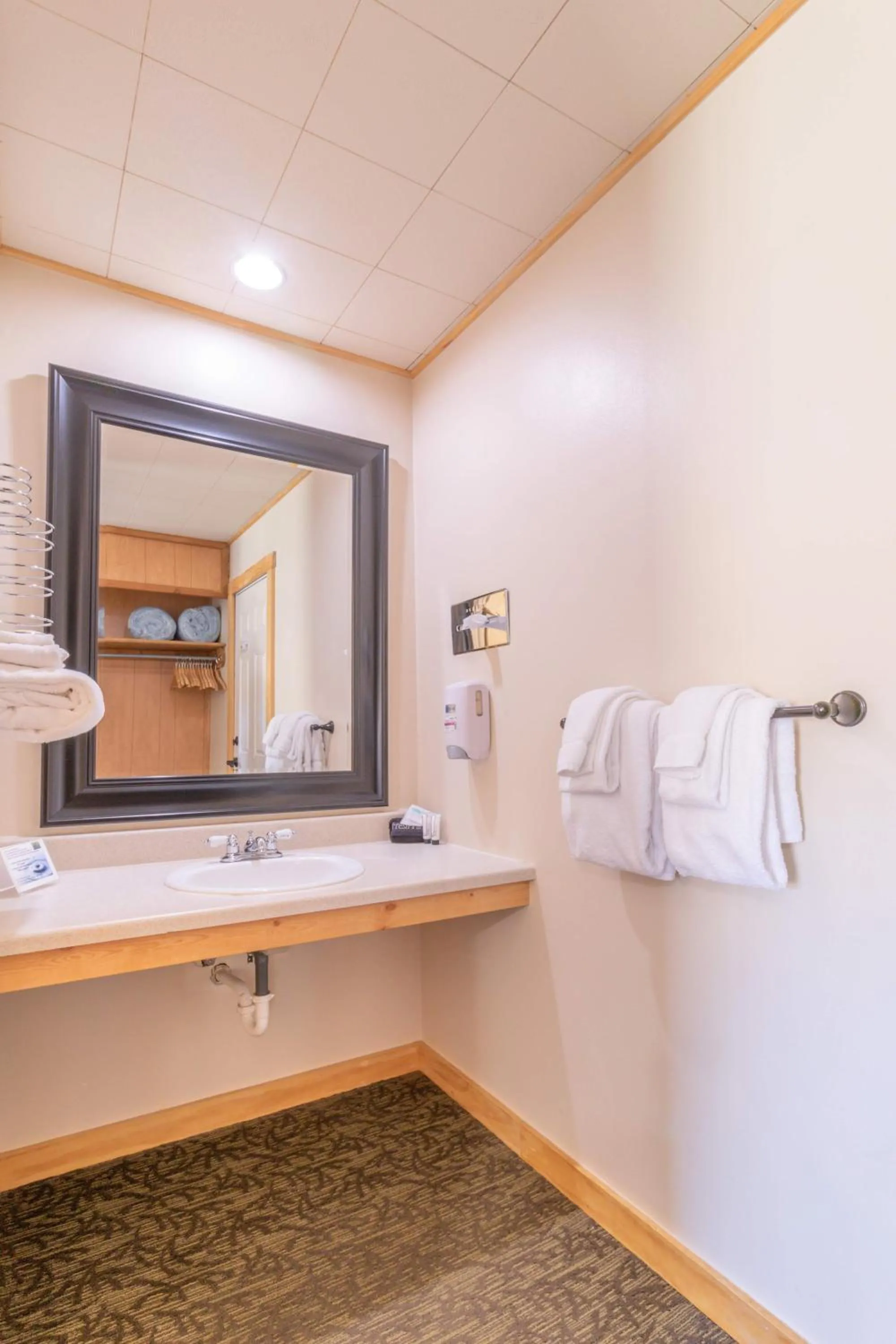 Bathroom in Discovery Lodge
