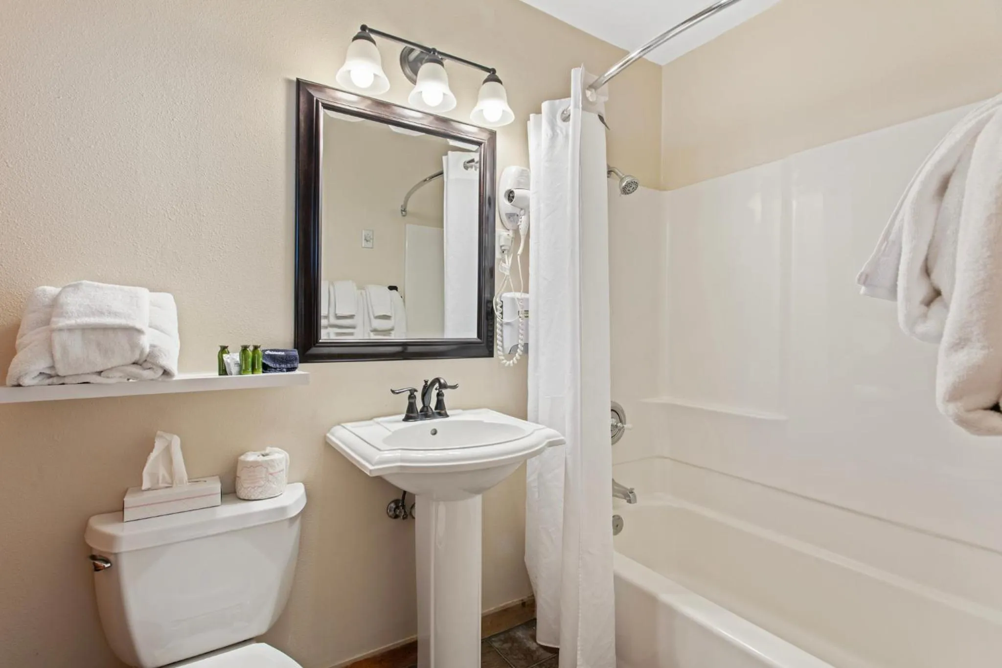 Toilet in Discovery Lodge