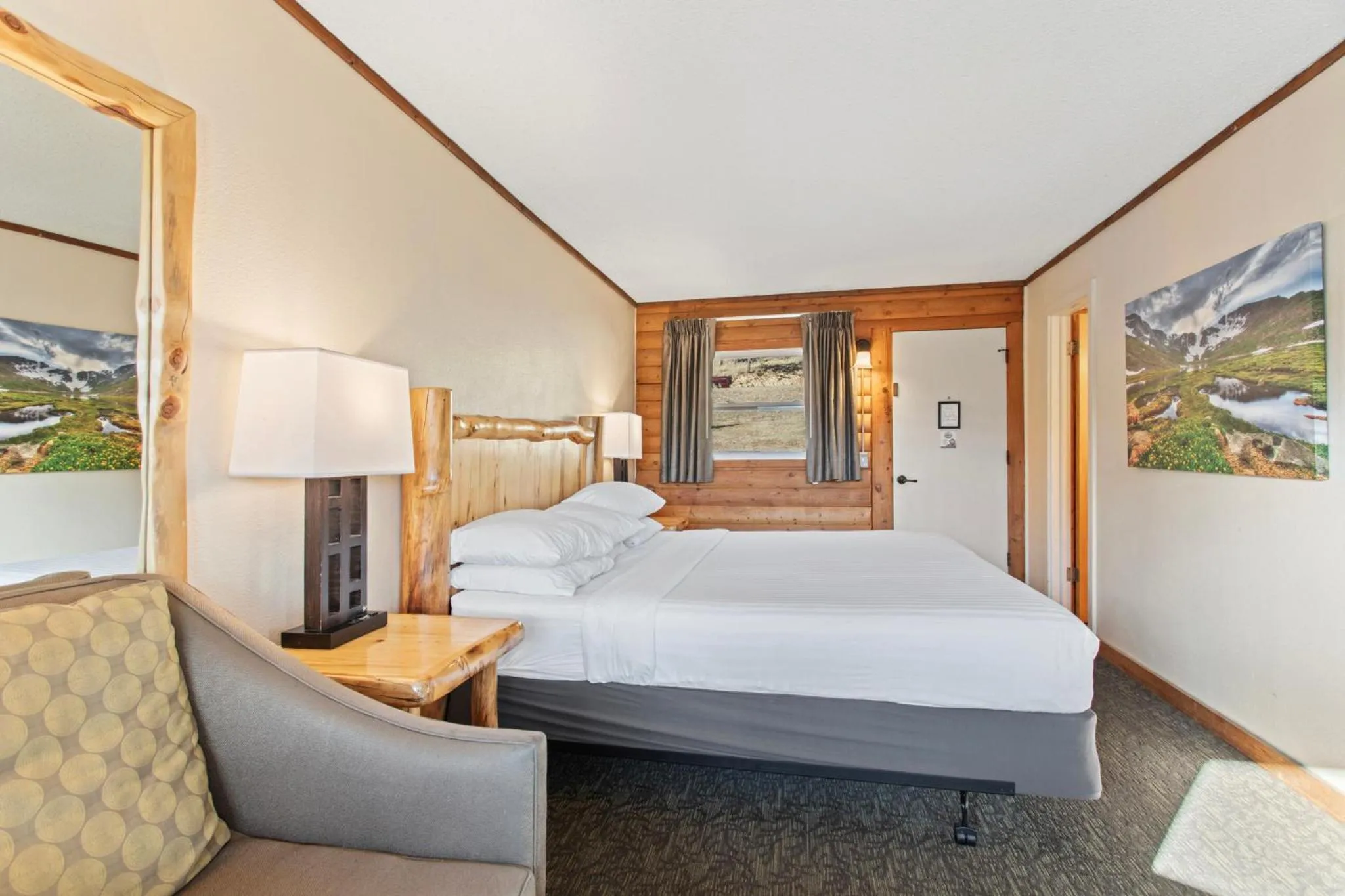 Bedroom, Bed in Discovery Lodge