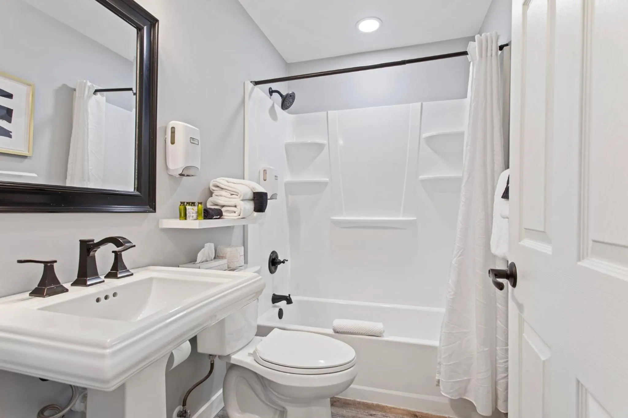 Shower in Discovery Lodge