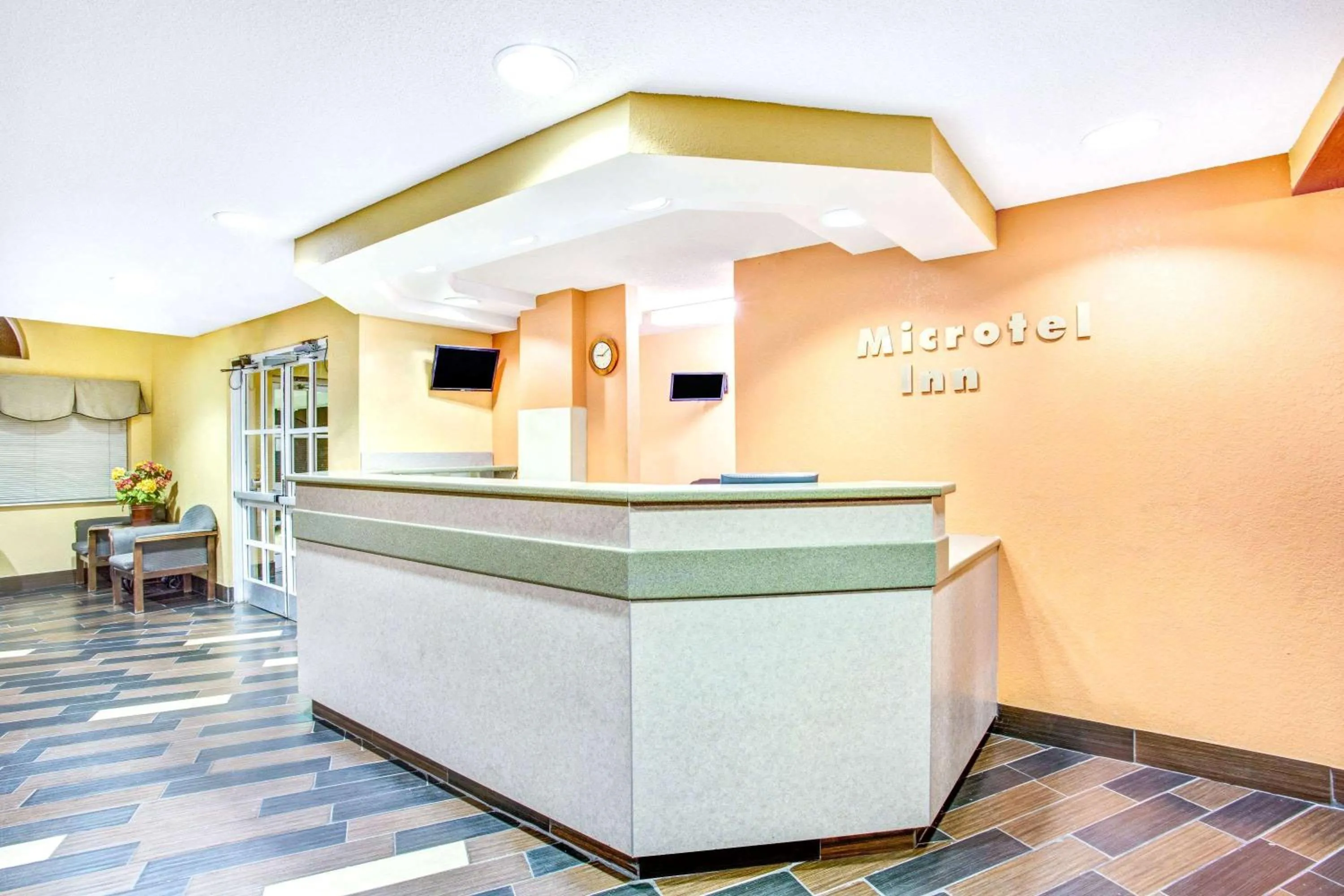 Lobby or reception in Microtel Inn & Suites Newport News