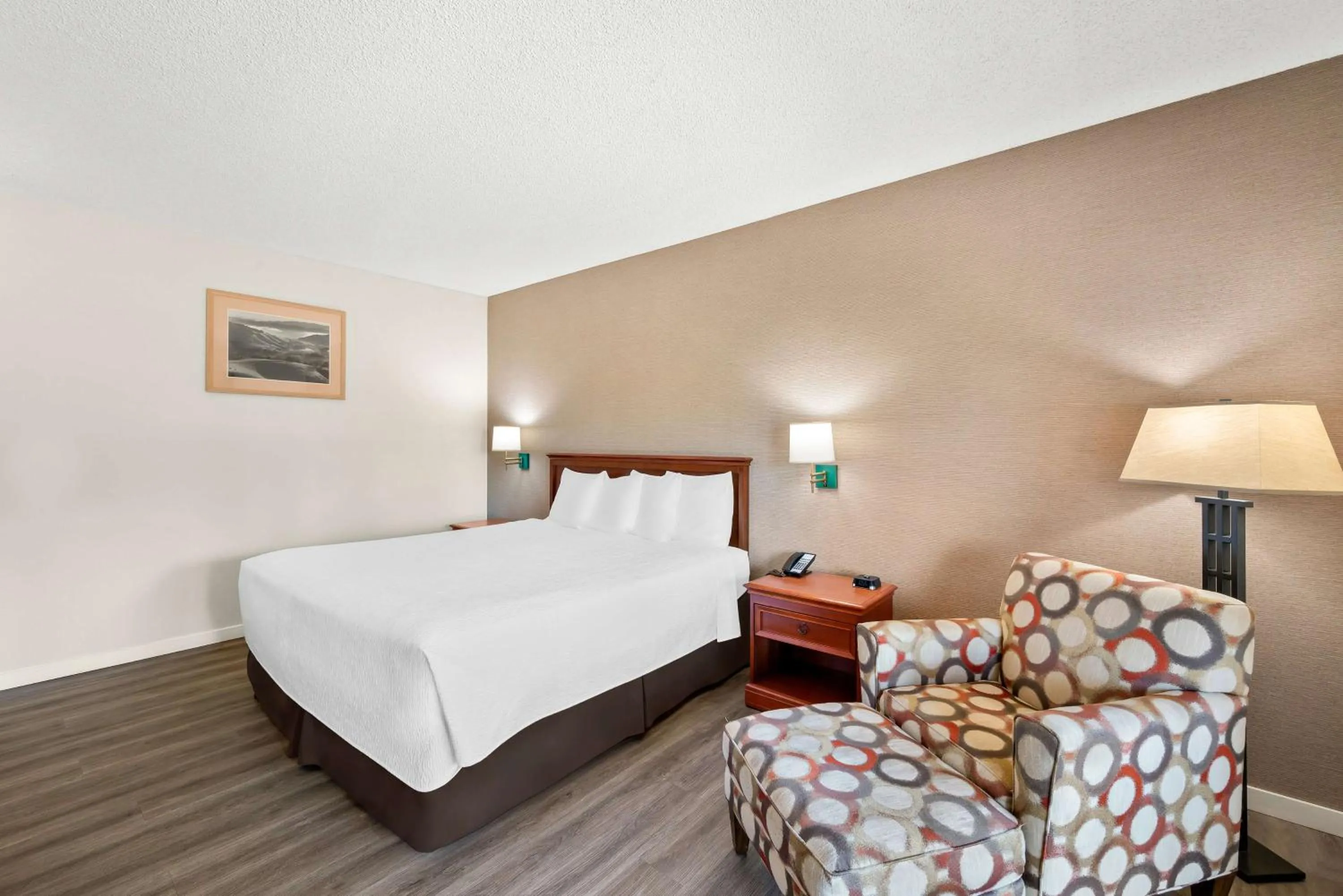 Bedroom, Bed in Best Western Stagecoach Inn