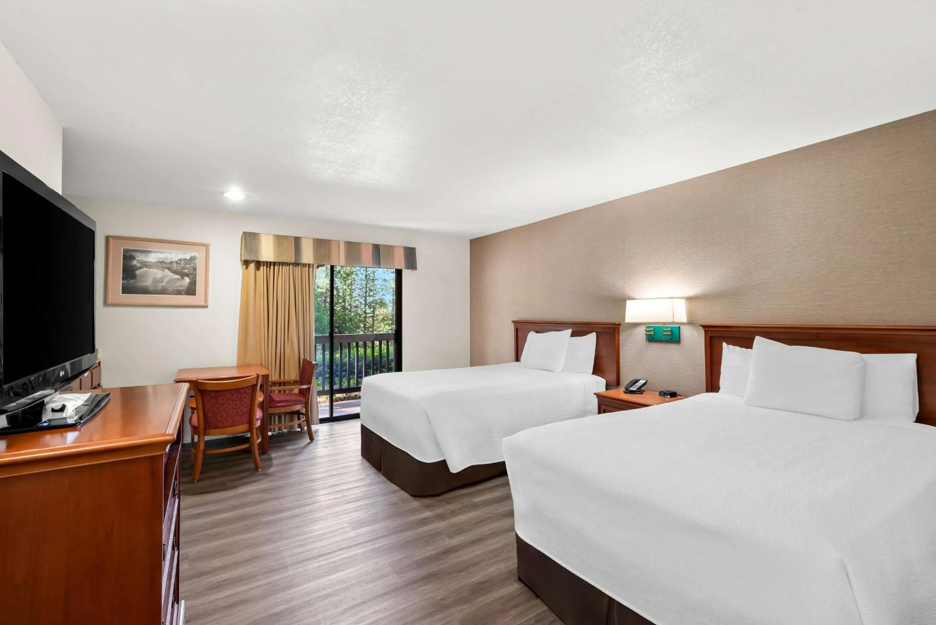 Bedroom, Bed in Best Western Stagecoach Inn