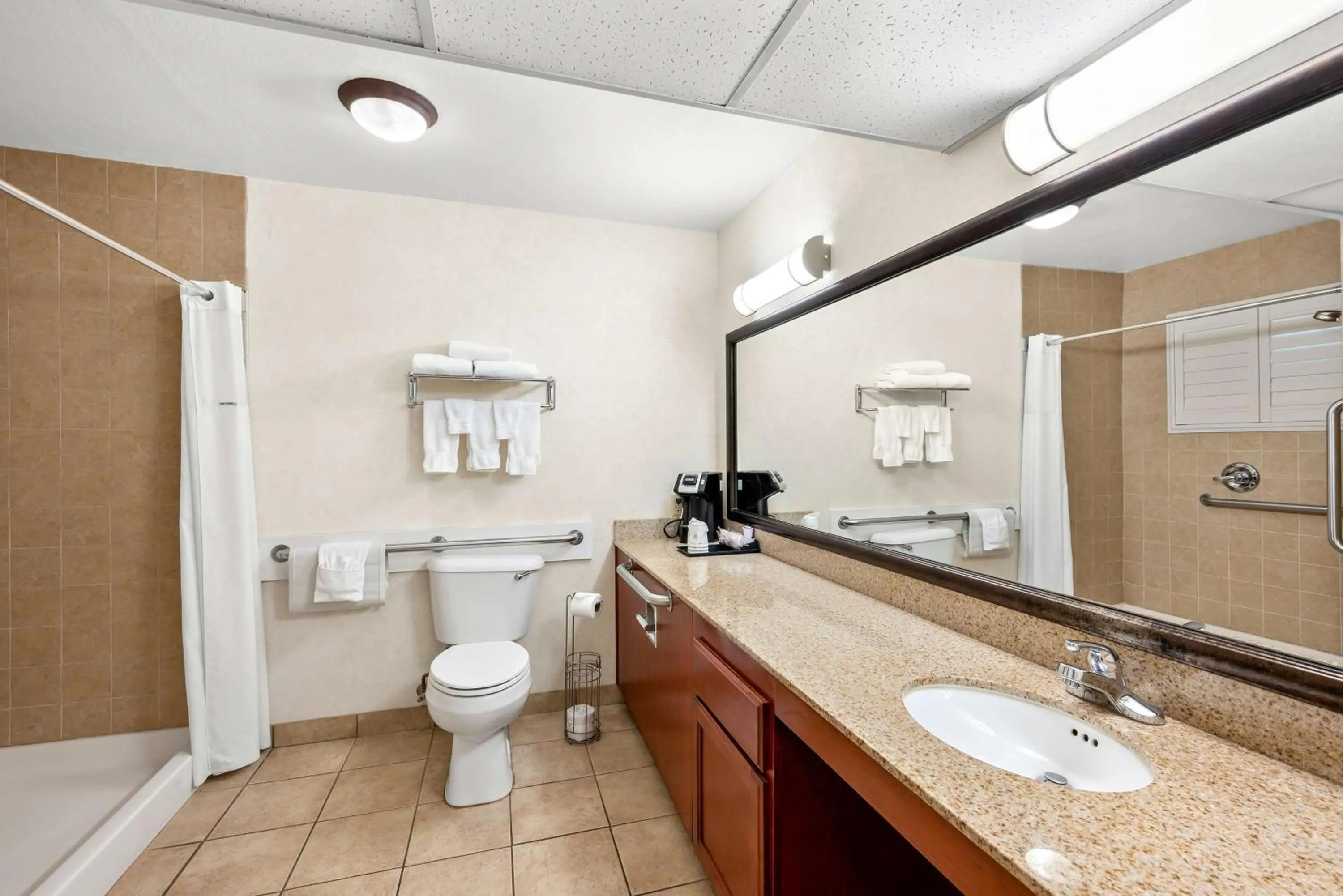 Bathroom in Best Western Stagecoach Inn