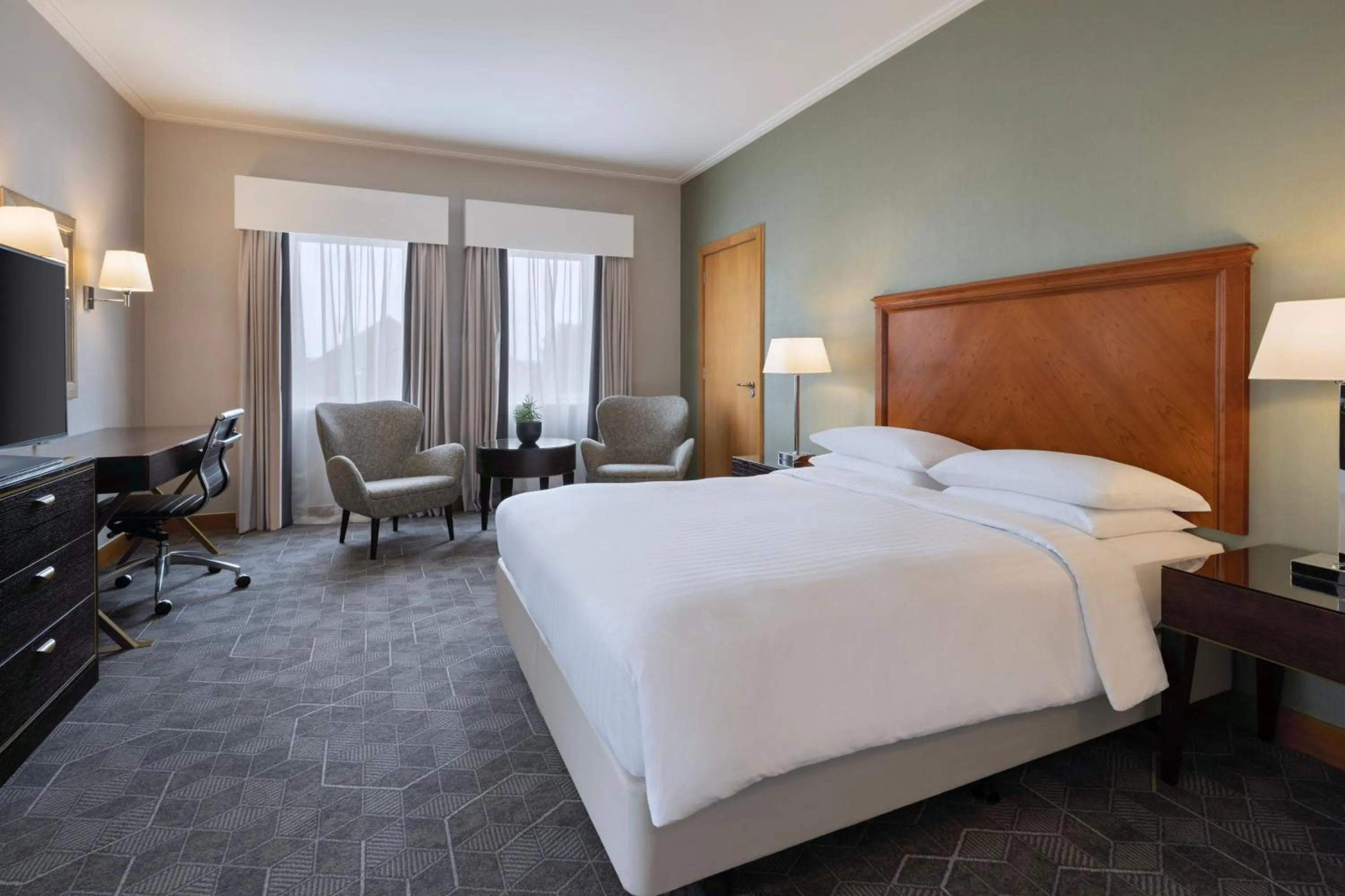 Bedroom, Bed in Delta Hotels by Marriott Bexleyheath