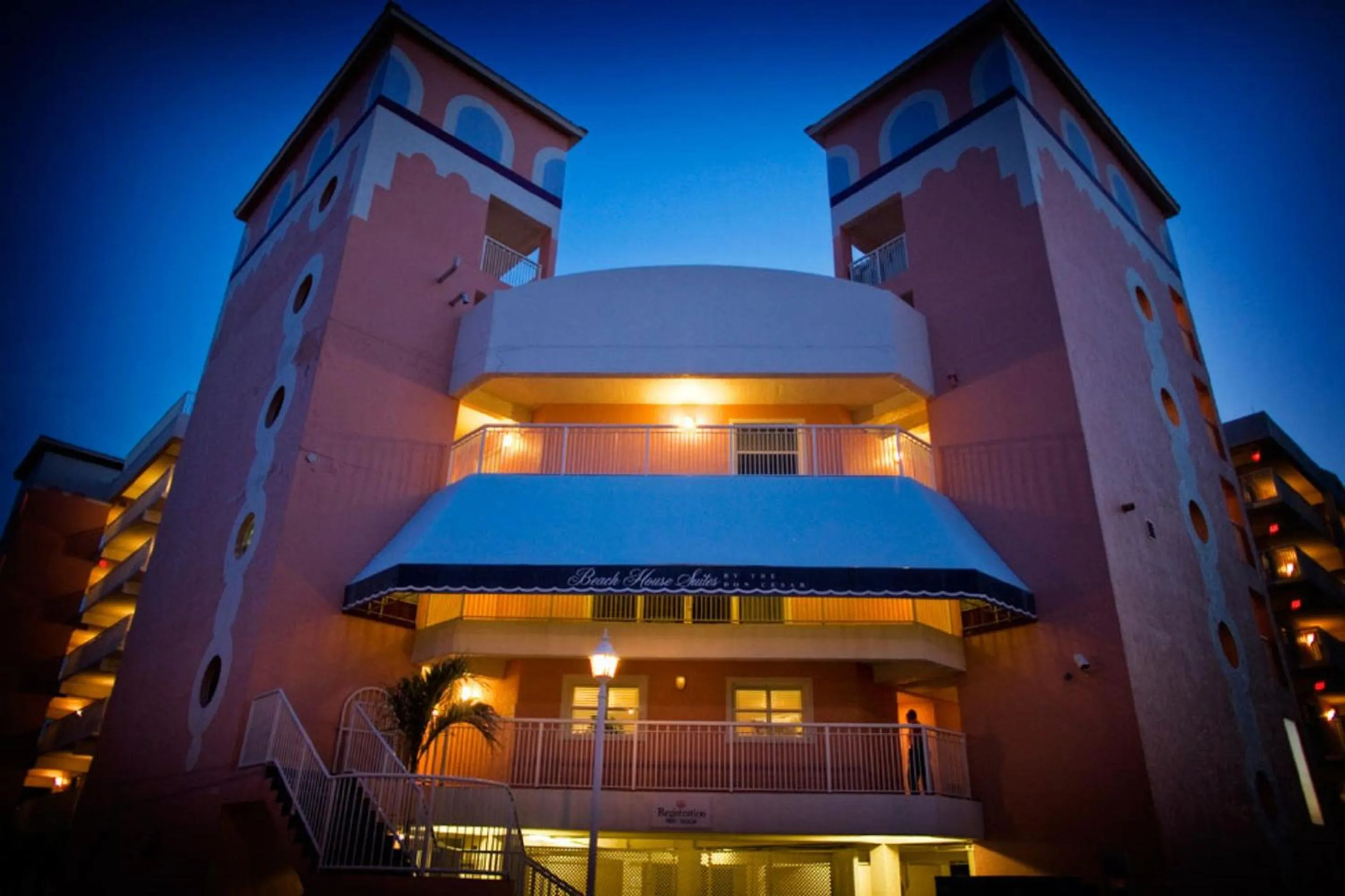 Facade/entrance in Beach House Suites by the Don CeSar