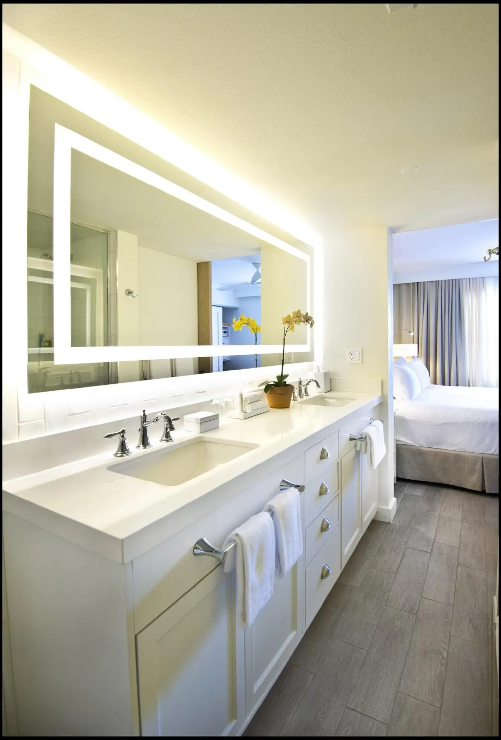 Grand King Suite in Beach House Suites by the Don CeSar Grand King Suite in Beach House Suites by the Don CeSar