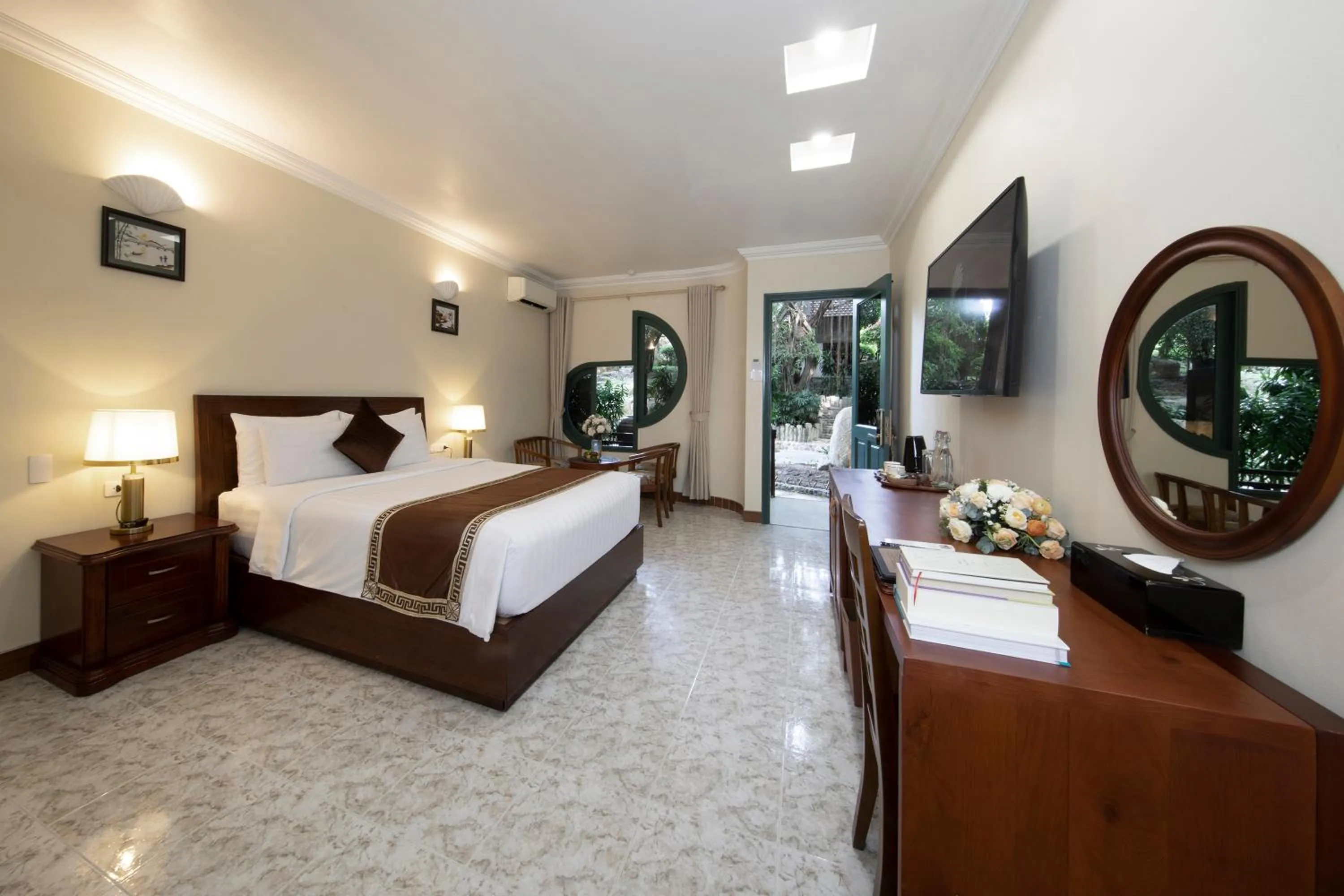 Bed in Phuong Nam Resort