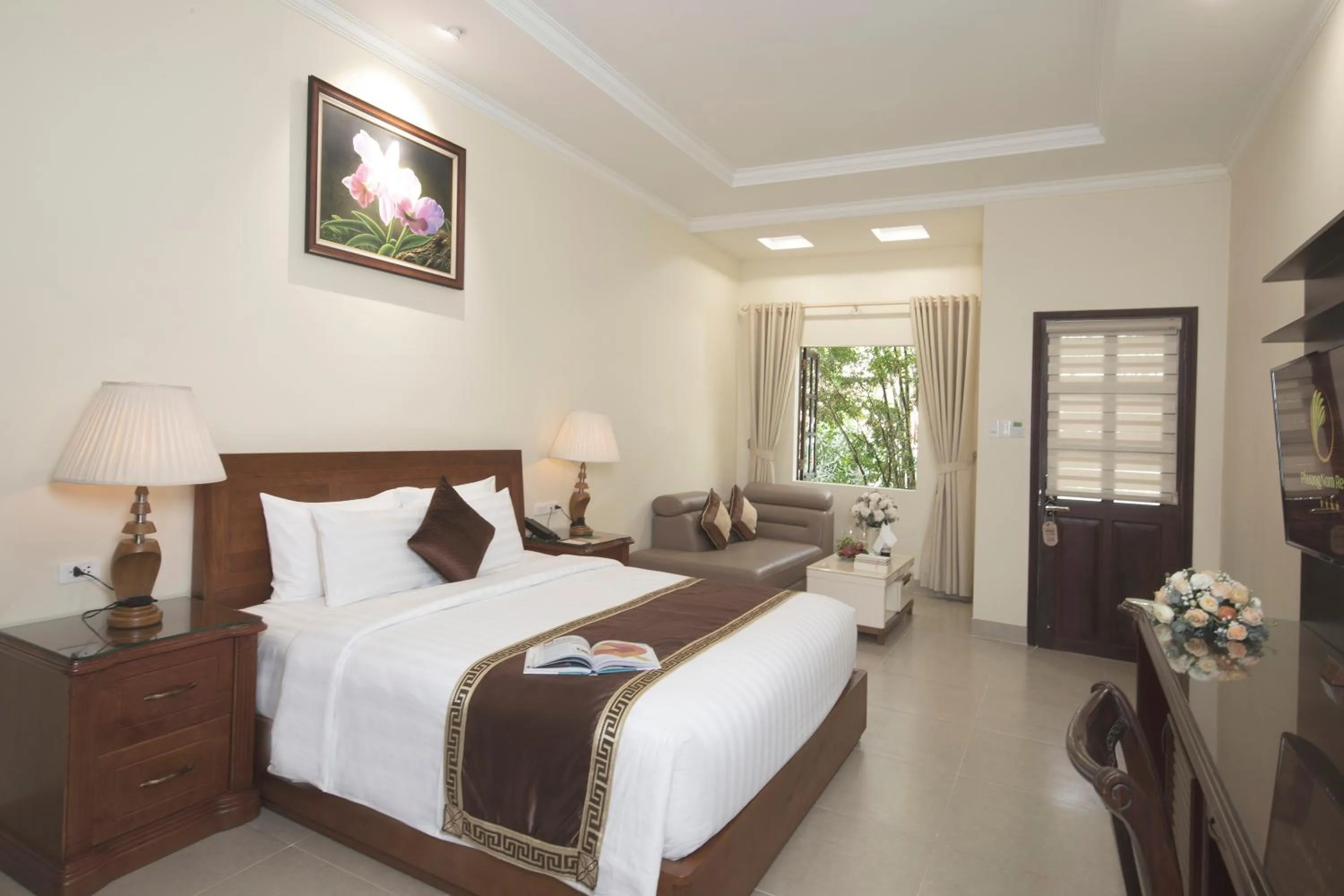 TV and multimedia, Bed in Phuong Nam Resort
