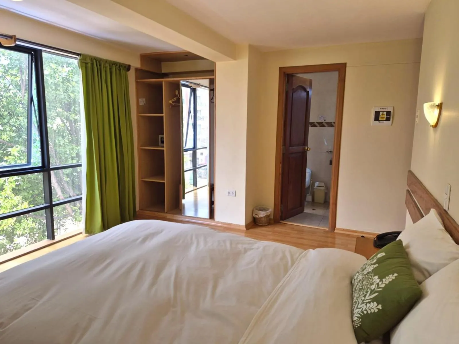 Bed in Florida del Inca Hotel