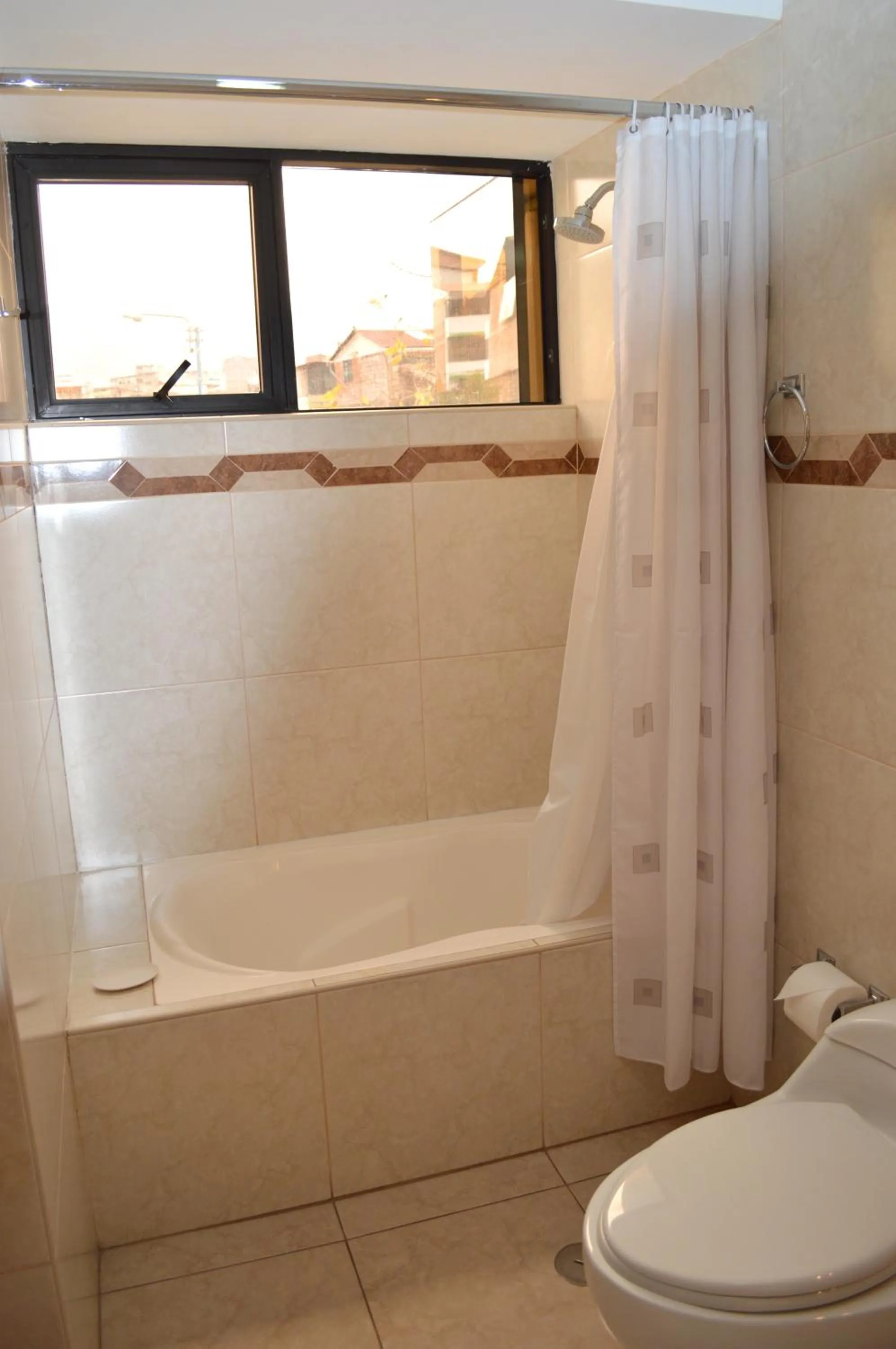 Shower in Florida del Inca Hotel