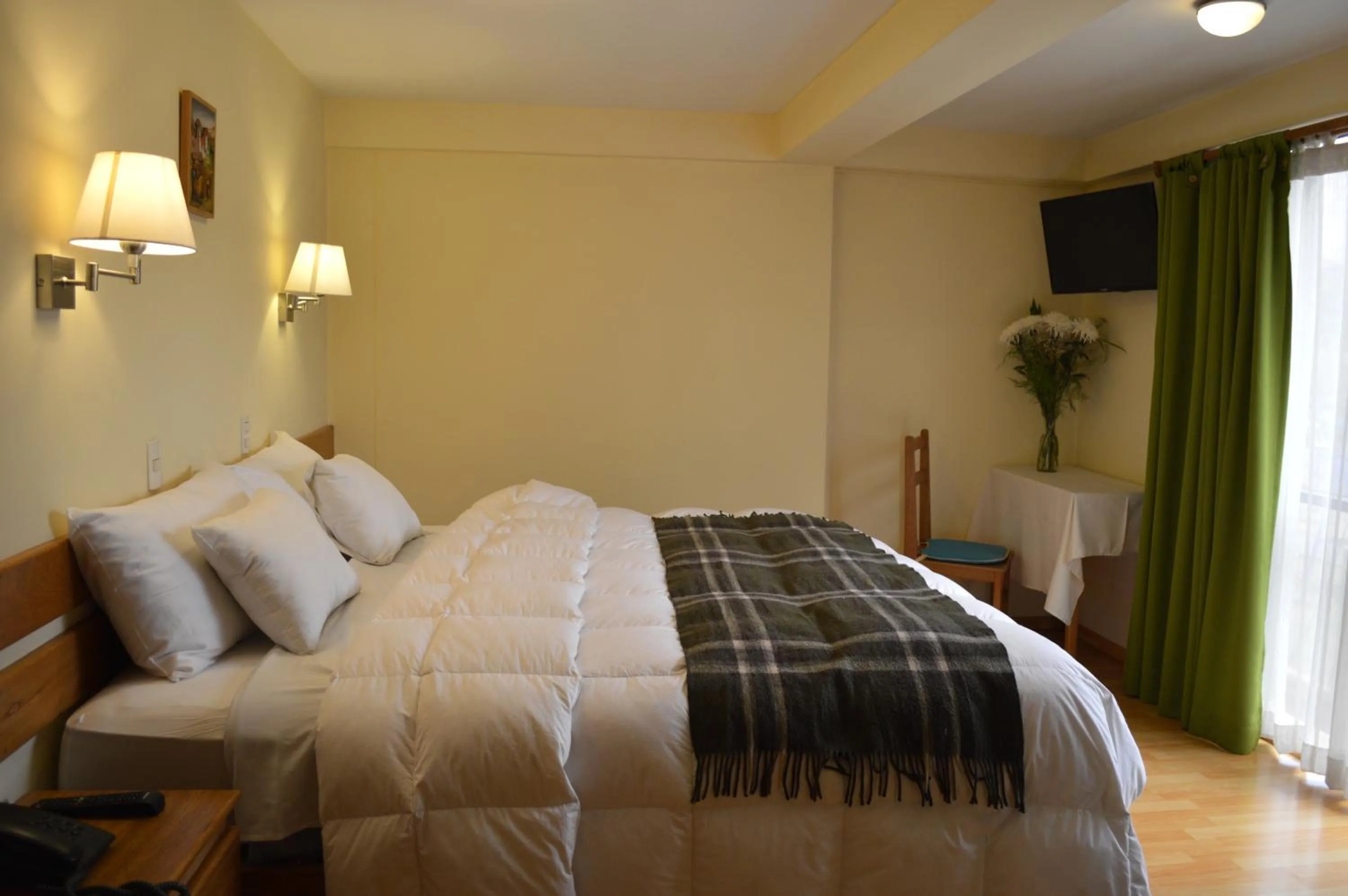 Bed in Florida del Inca Hotel