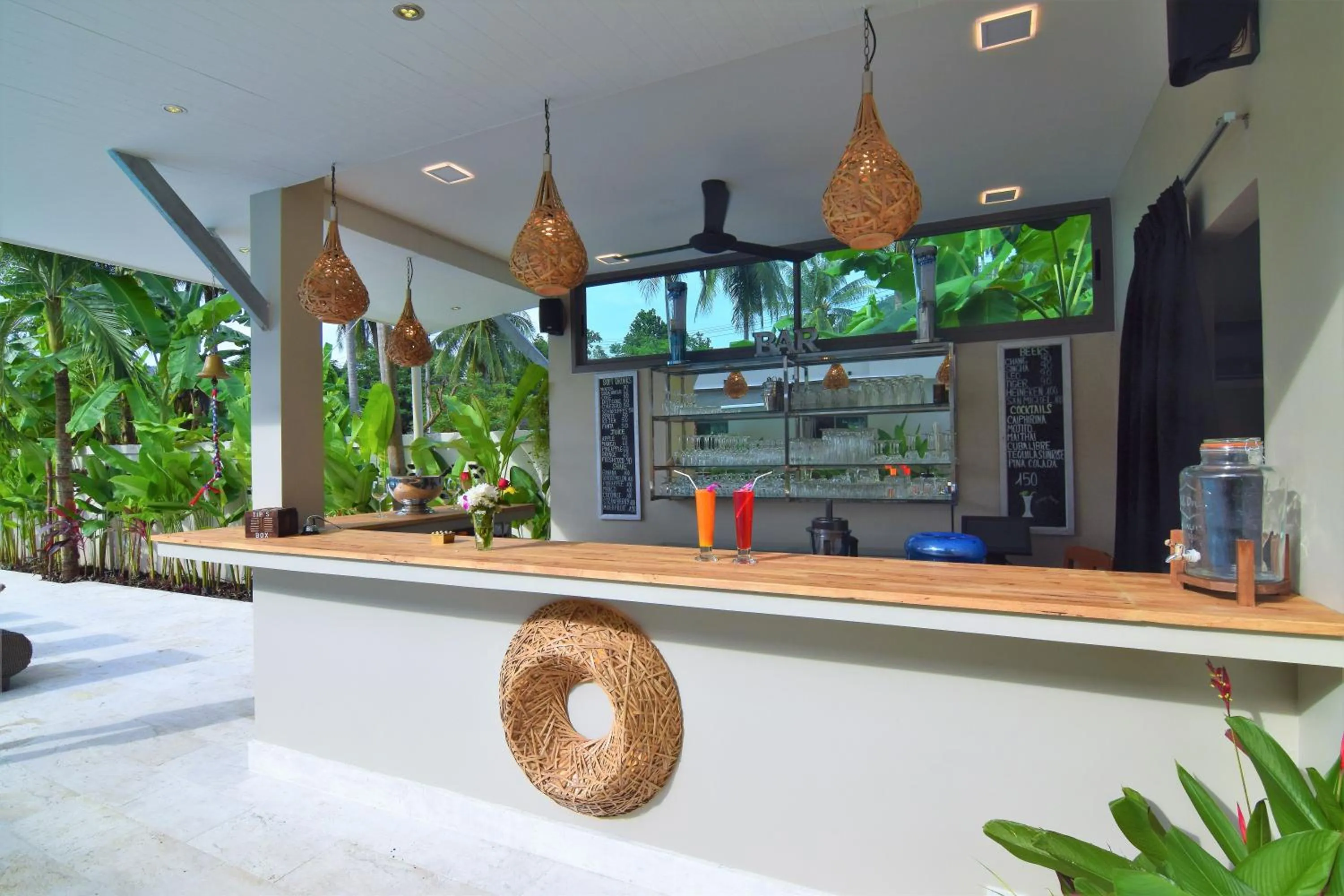 Lounge or bar in AMAYA Resort