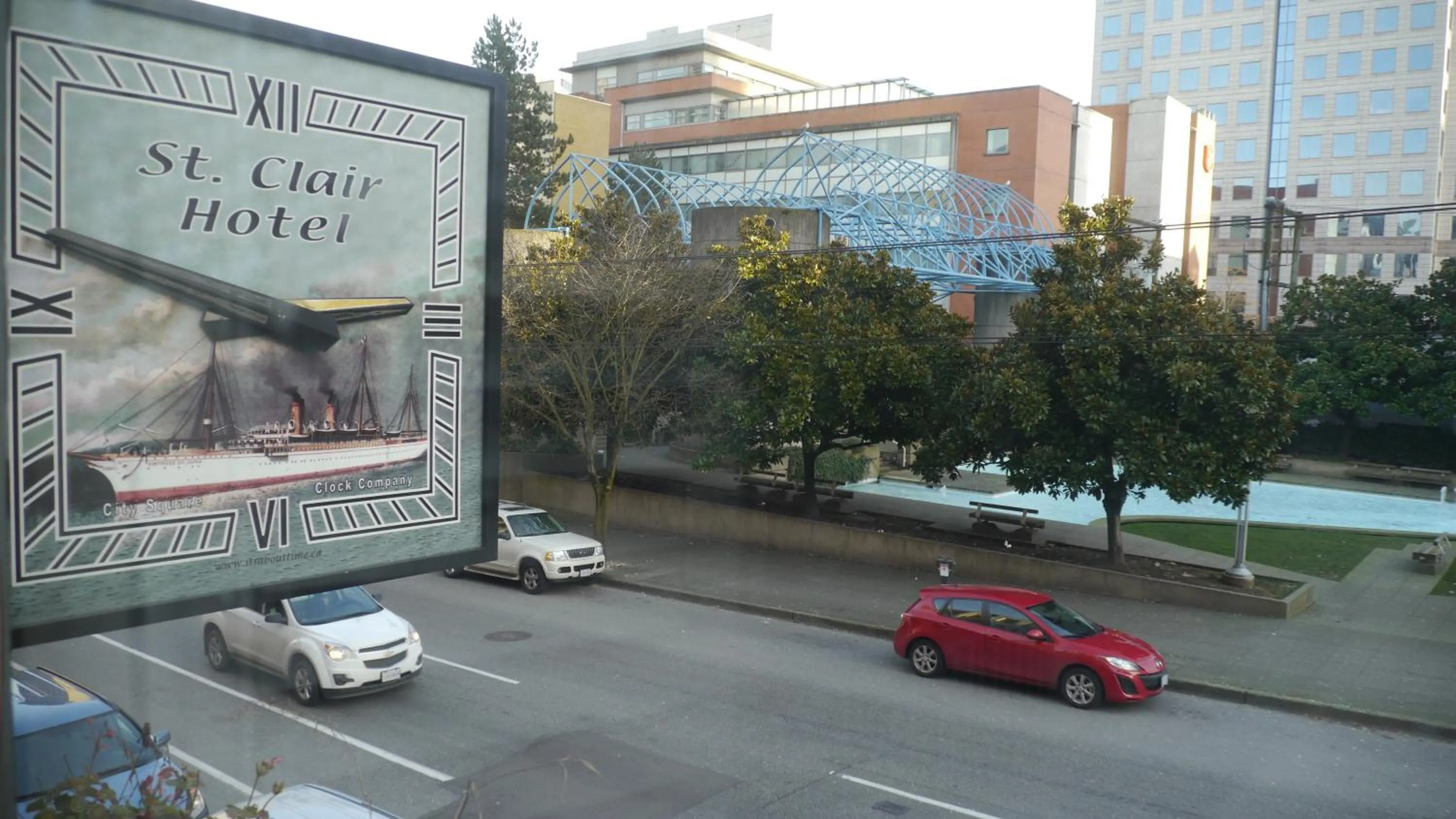 Facade/entrance in St Clair Hostel