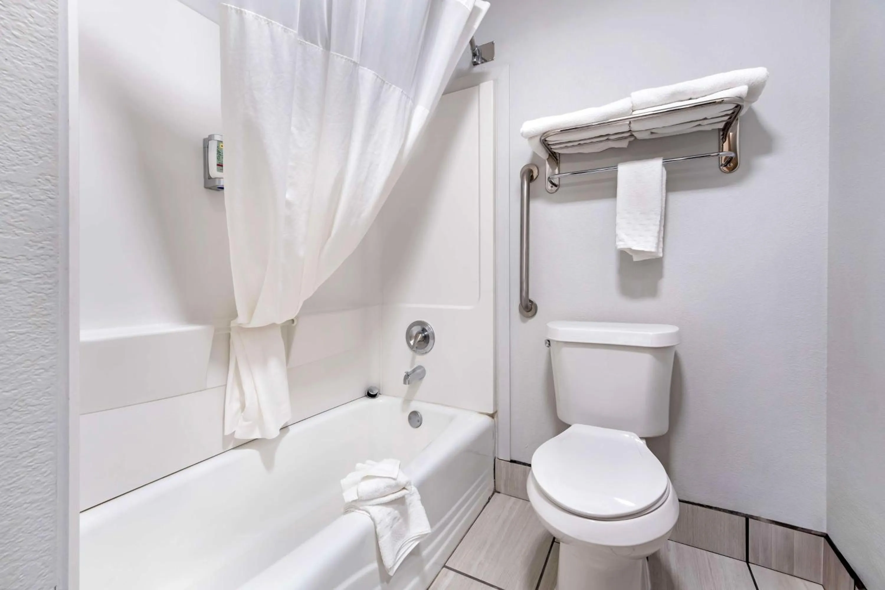 Toilet in Best Western Santa Fe