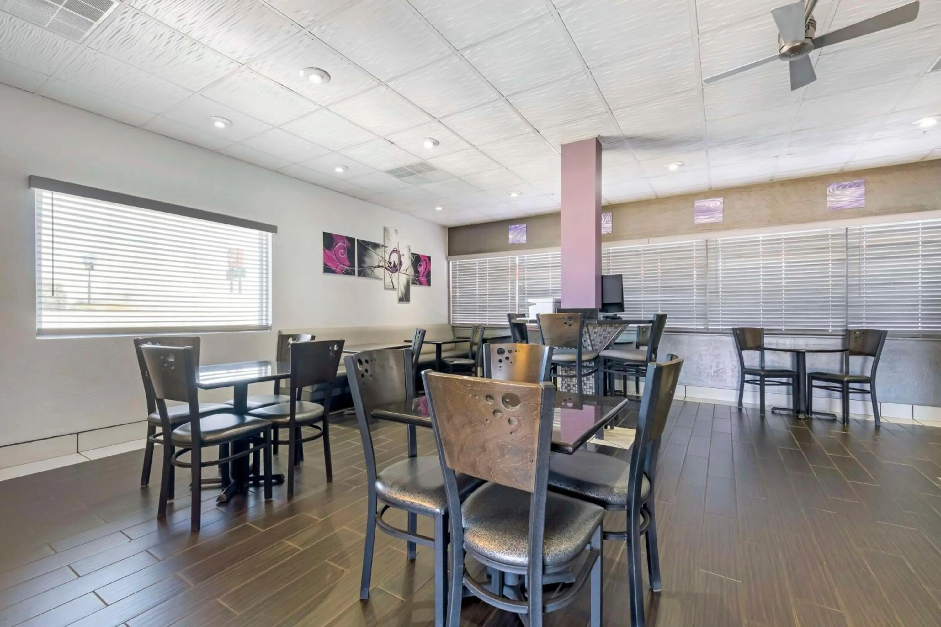 Breakfast in Best Western Santa Fe